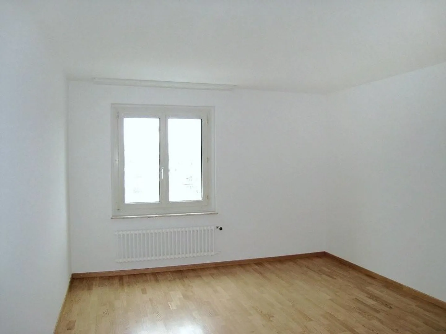 Geräumige Wohnung mit Balkonen - Foto 6 von 9