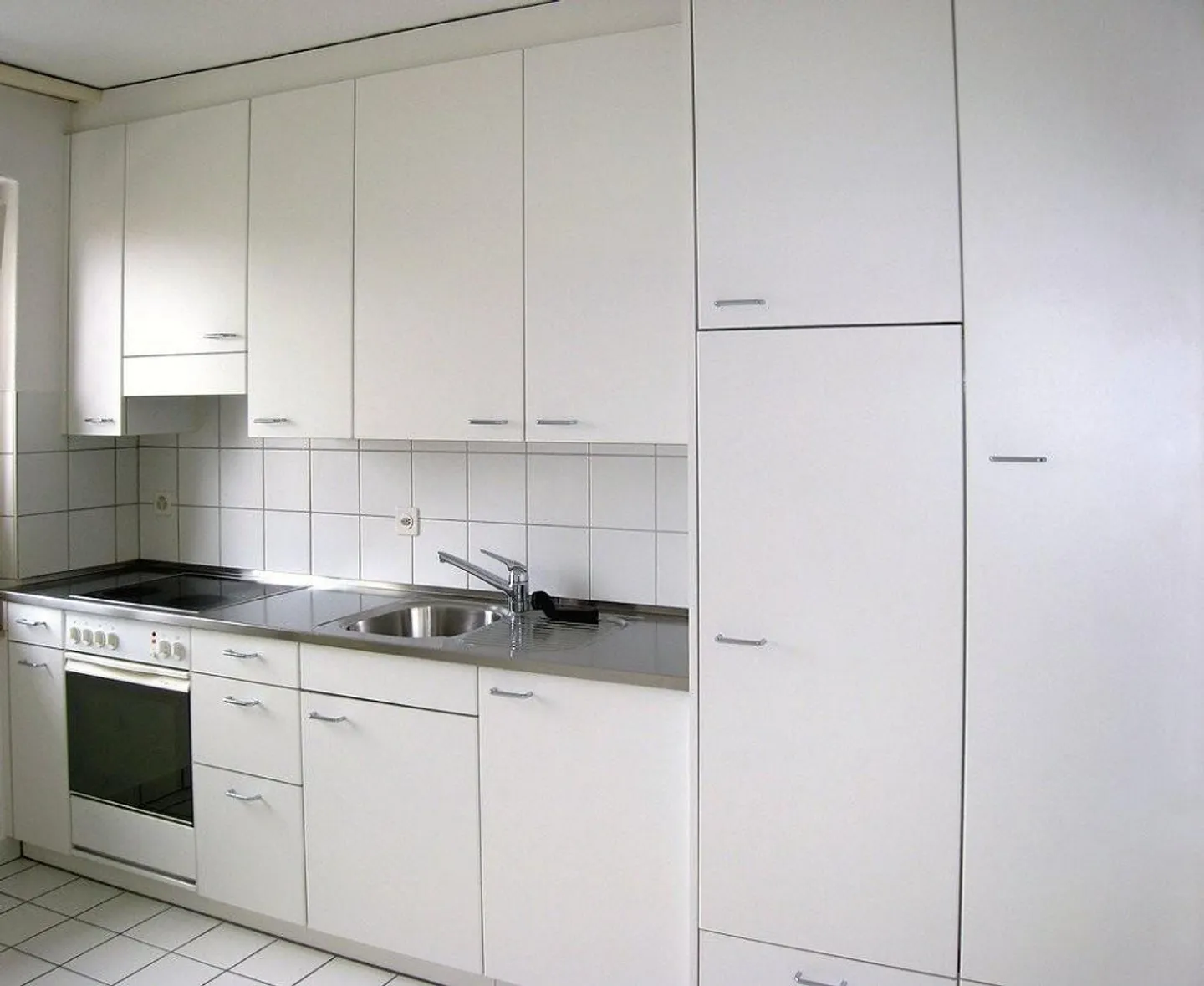 Geräumige Wohnung mit Balkonen - Foto 7 von 9