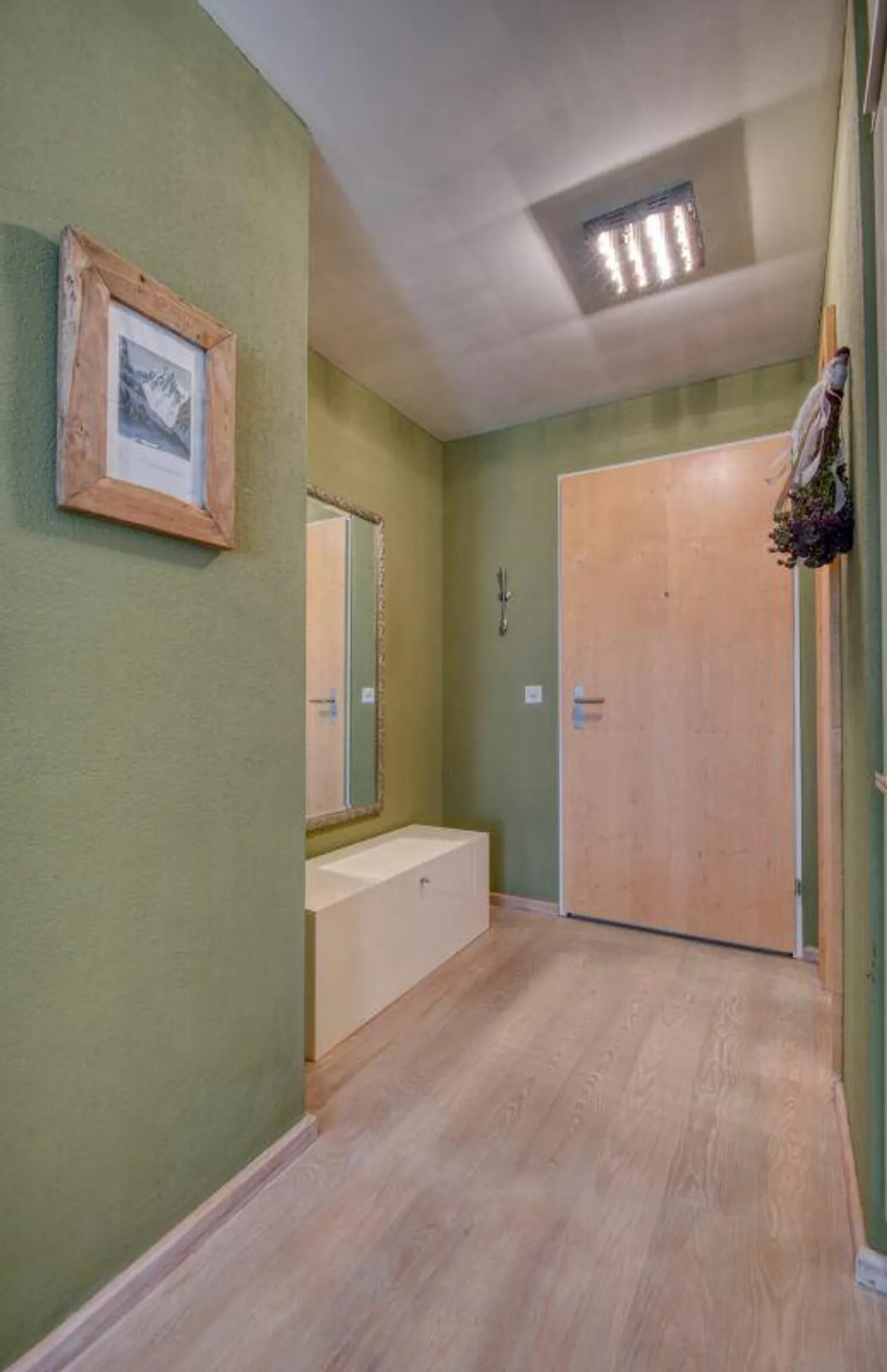 Stilvolle 2.5-Zimmer-Gartenwohnung mit Davoser Bergpanorama - Foto 6 von 9