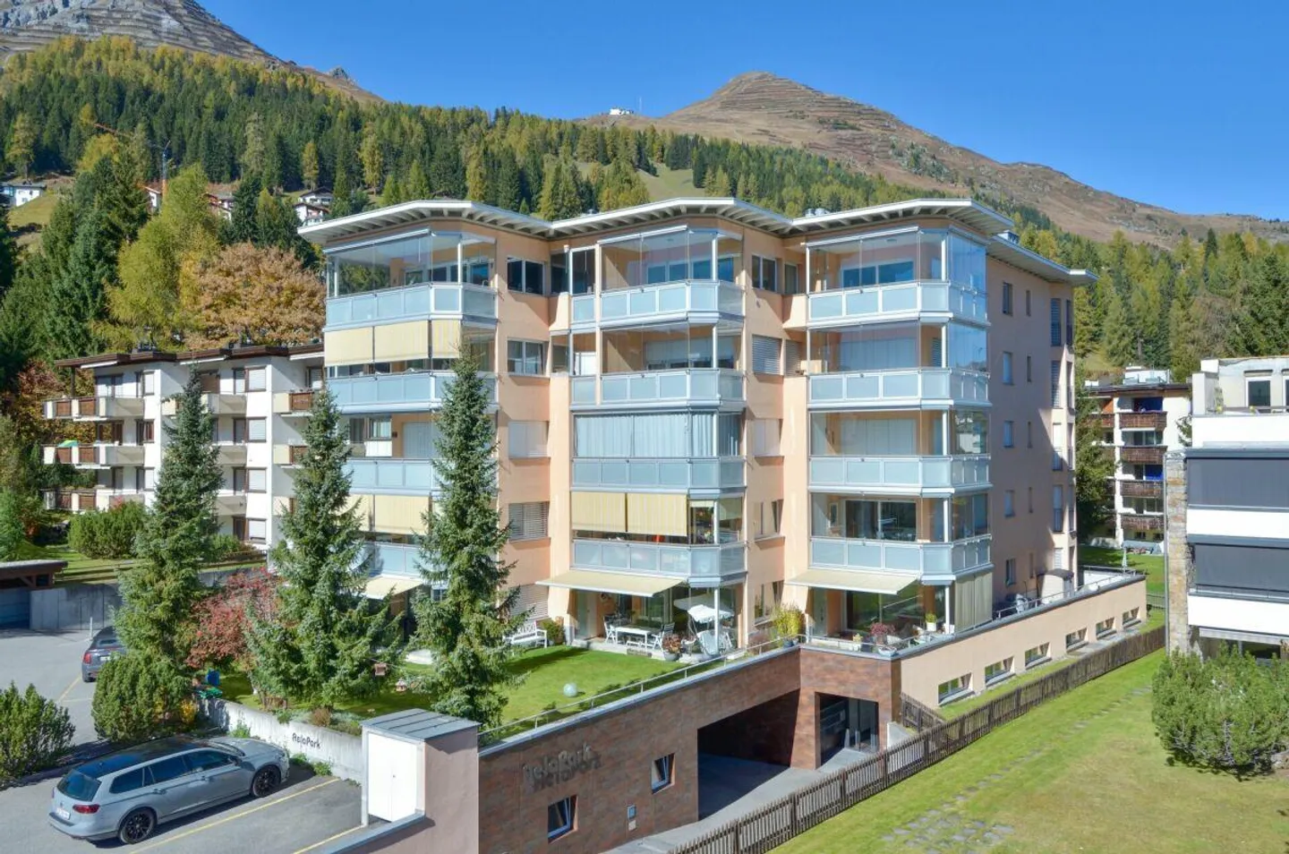 Stilvolle 2.5-Zimmer-Gartenwohnung mit Davoser Bergpanorama - Foto 8 von 9