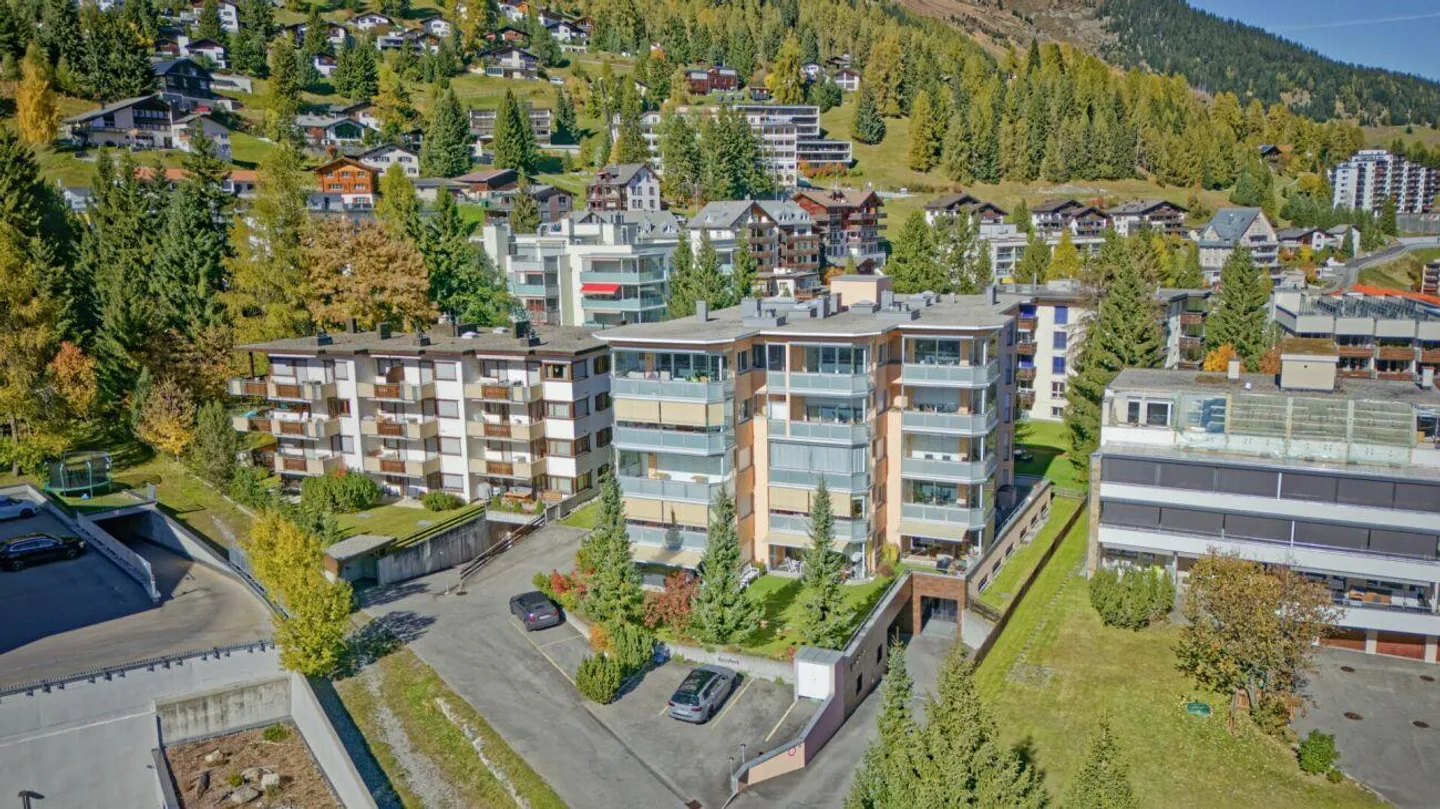 Stilvolle 2.5-Zimmer-Gartenwohnung mit Davoser Bergpanorama - Foto 9 von 9