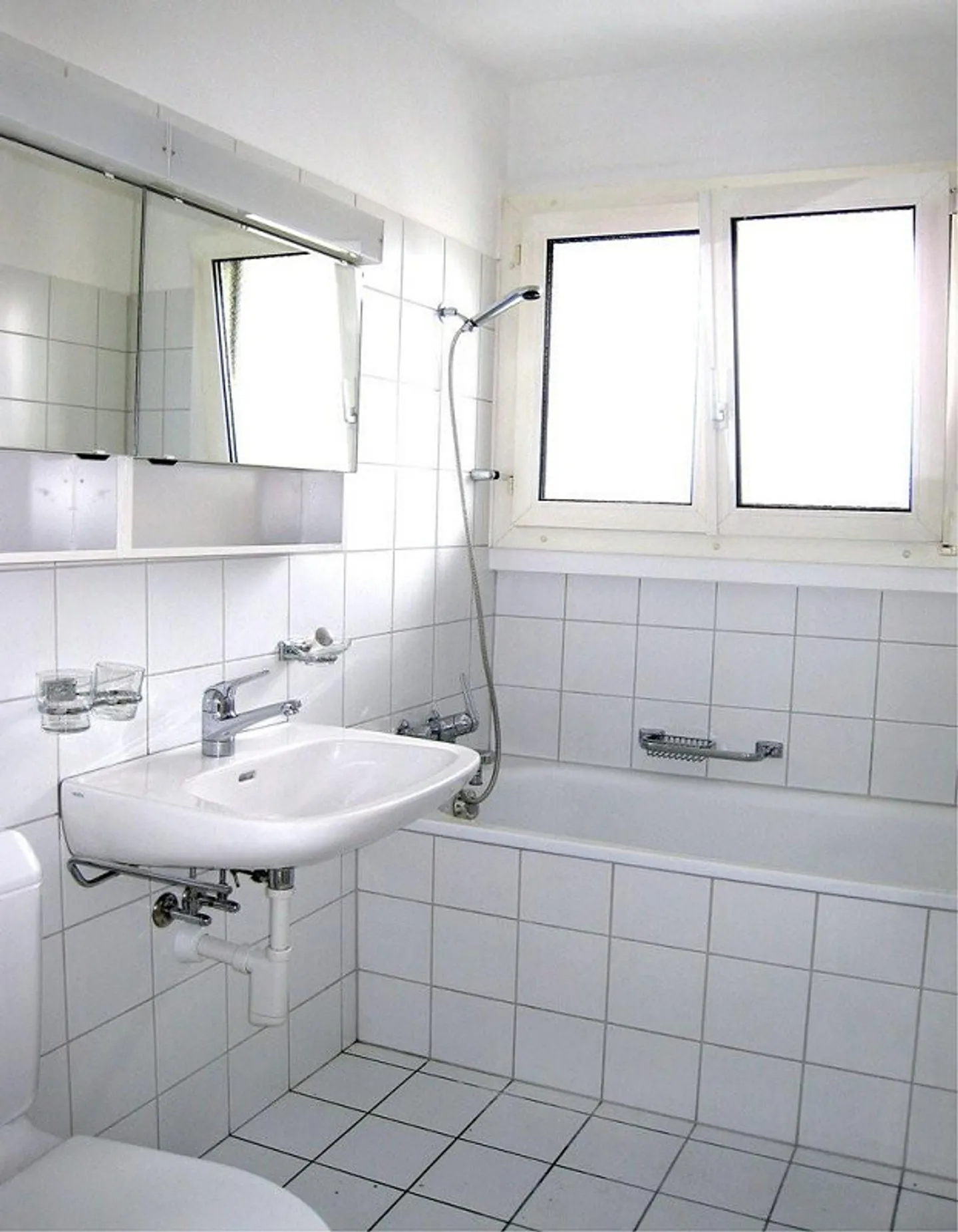 Geräumige Wohnung mit Balkonen - Foto 8 von 9