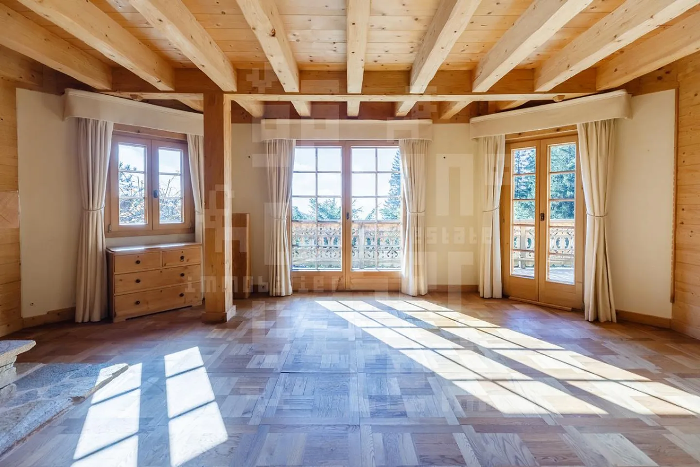 Chalet with Stunning Alpine Views - Photo 3 of 30