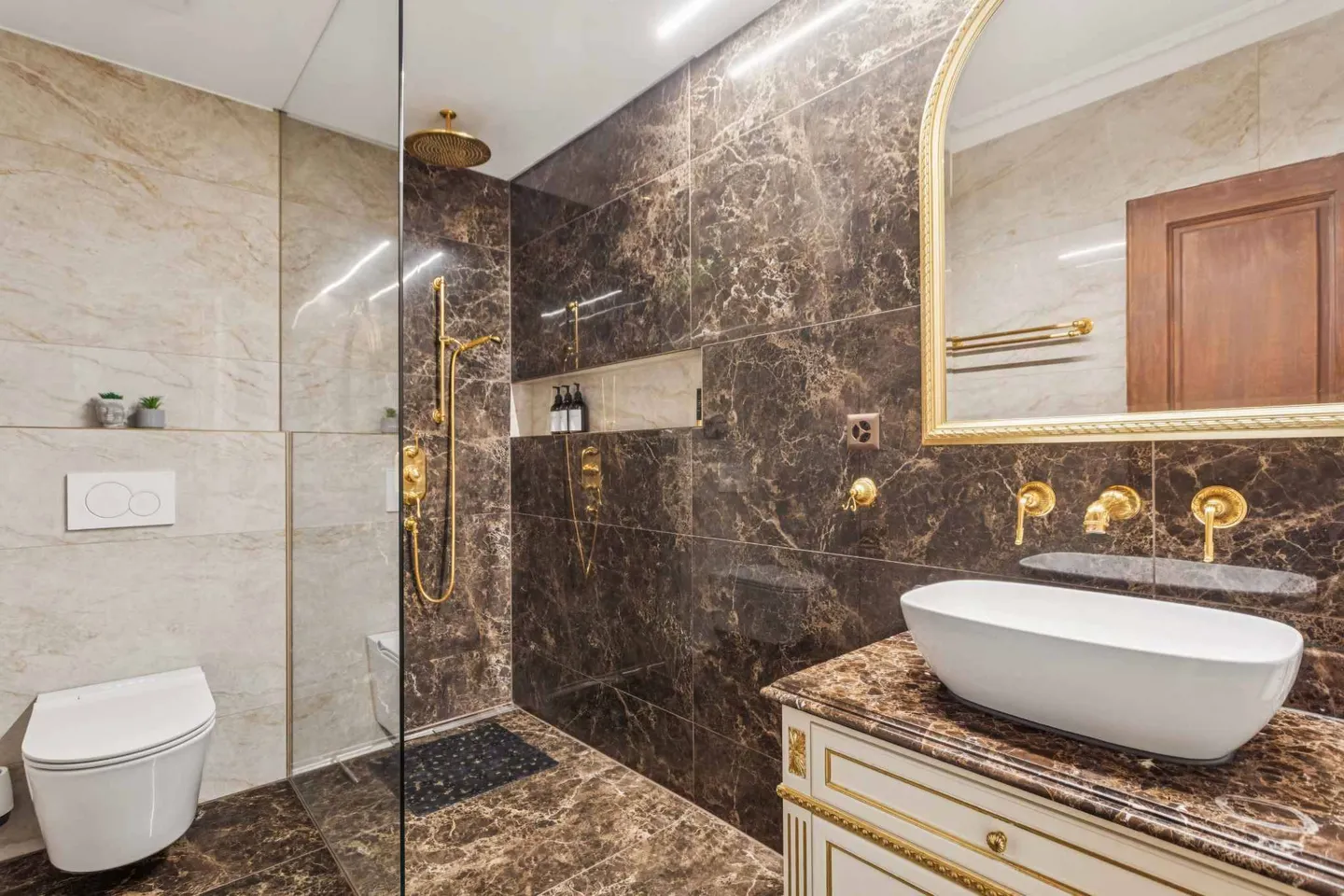 Appartement élégant de 6 pièces - Photo 6 sur 13