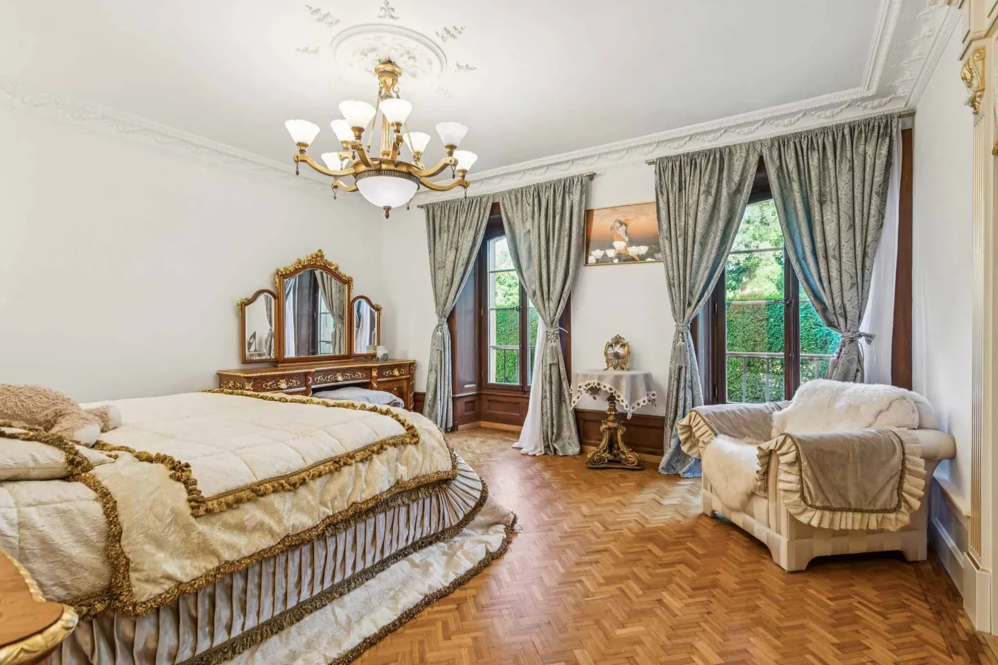 Appartement élégant de 6 pièces - Photo 9 sur 13