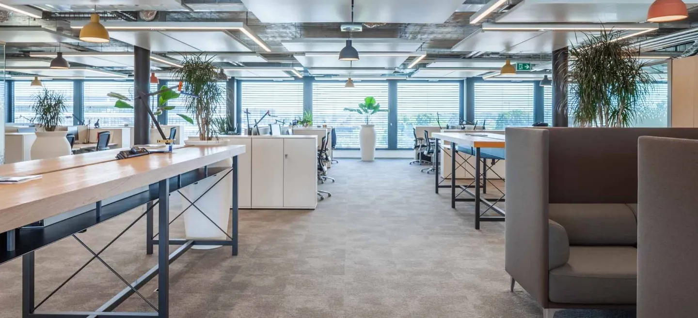 Office space for rent - Photo 2 of 12