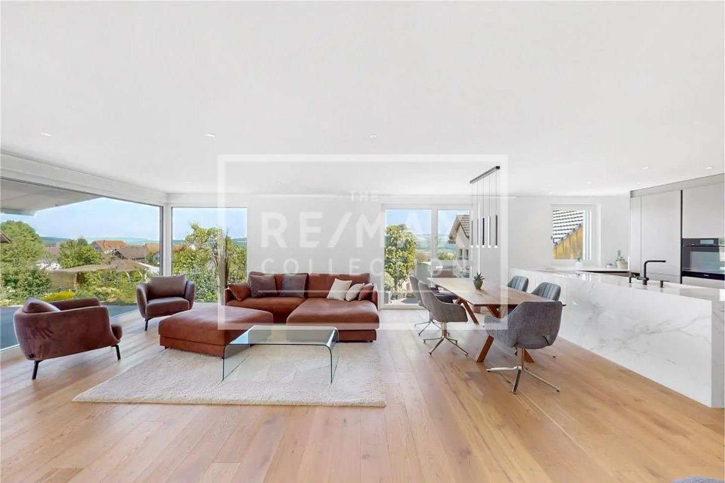 Exclusive 5.5-room single-family house with lift, lake and mountain view, photovoltaic system, LOXONE - Photo 4 of 13