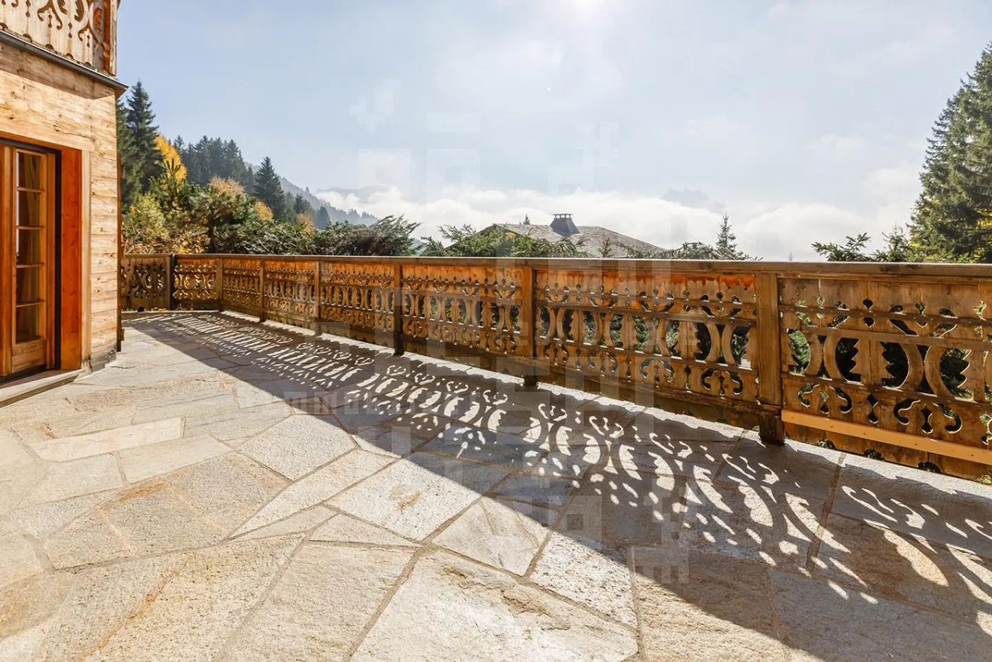 Chalet with Stunning Alpine Views - Photo 10 of 30