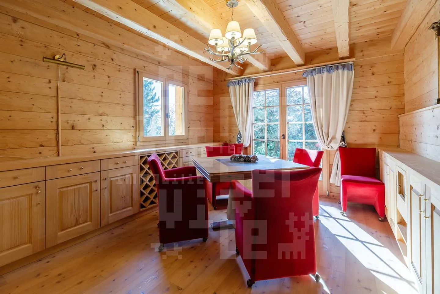 Chalet with Stunning Alpine Views - Photo 15 of 30
