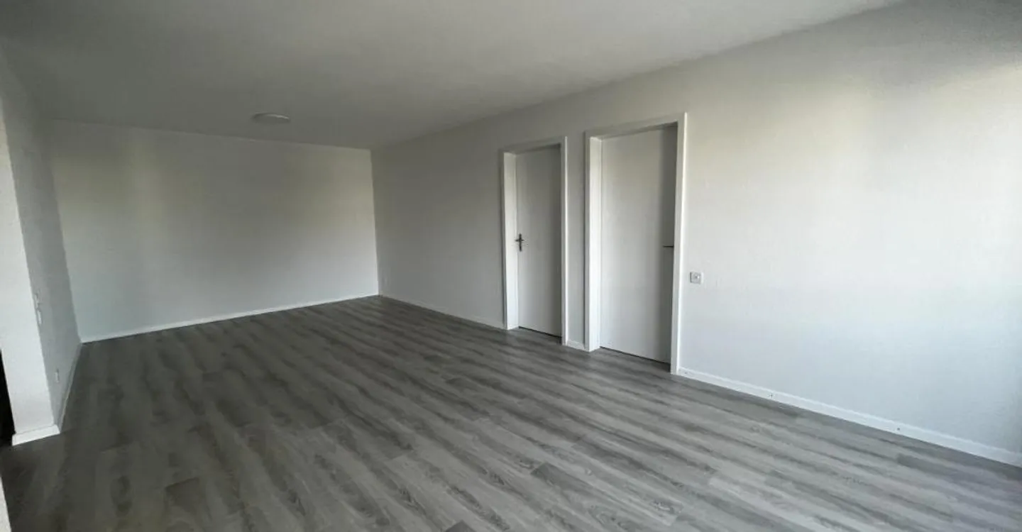 3,5 renovierte Zimmer mit Balkon - Foto 3 von 6