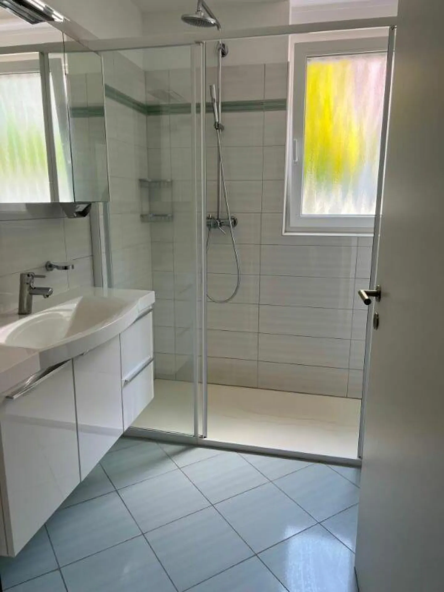 QUIET 3.5 ROOM APARTMENT - Photo 6 of 9