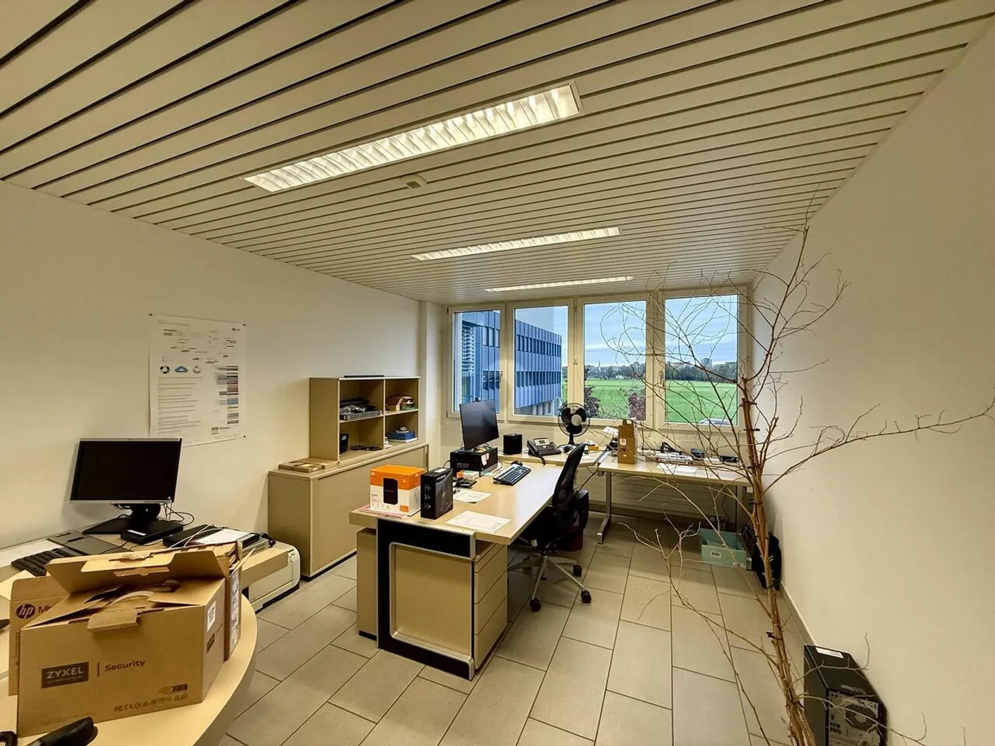 LIGHT-FLOODED WITH GENEROUS SPACE OFFER - Photo 4 of 6