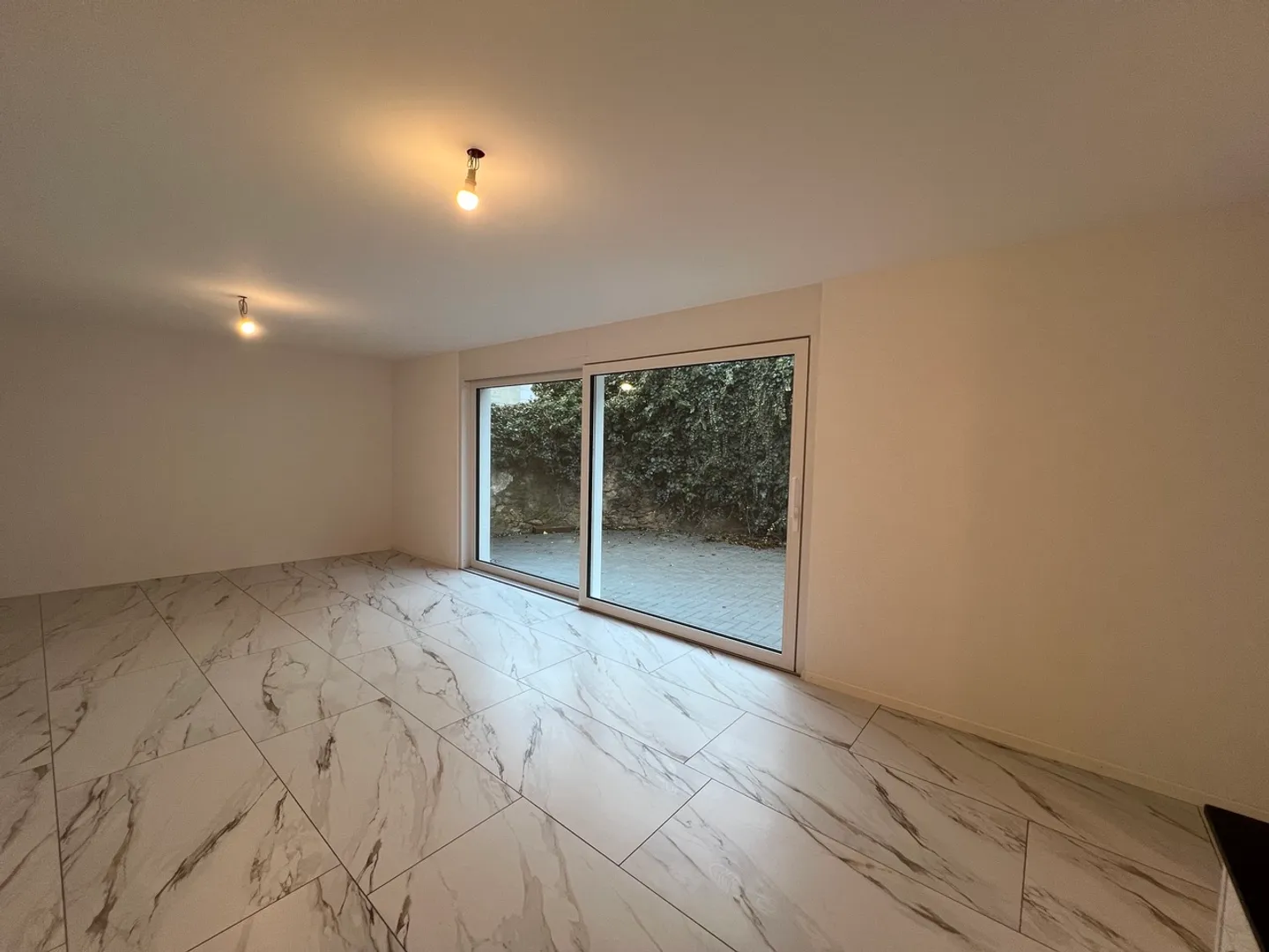 Modernes Apartment mit Terrasse - Foto 7 von 11