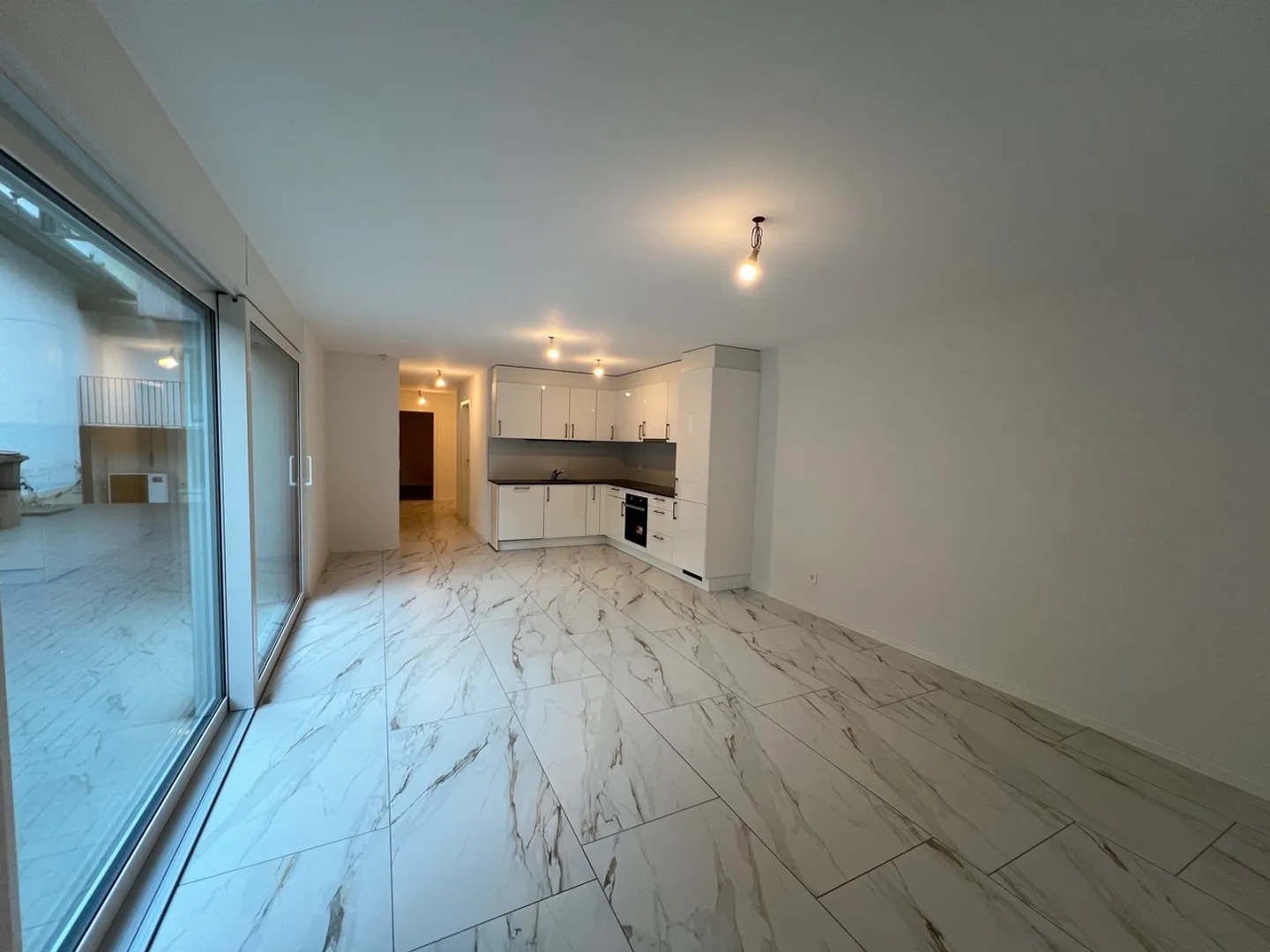 Modernes Apartment mit Terrasse - Foto 9 von 11