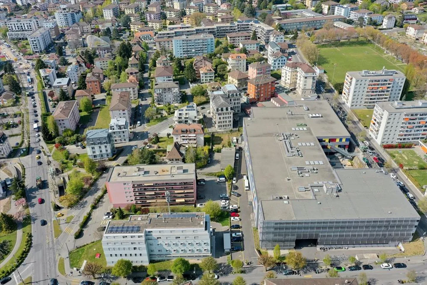 Studio per Studenti in Edificio Moderno - Foto 1 di 11