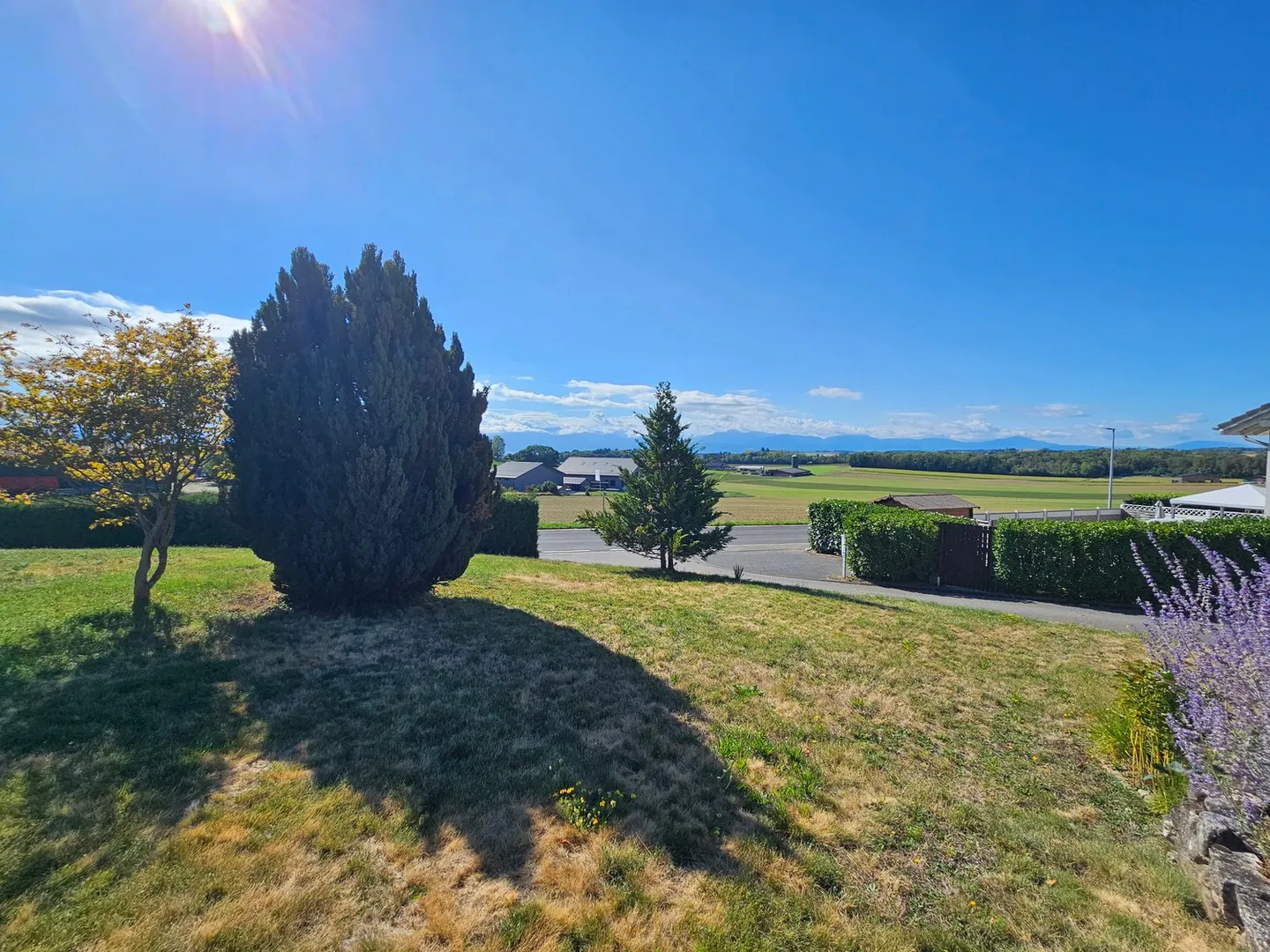 Villa indipendente con magnifica vista sulla campagna e sulle Alpi - Foto 2 di 16