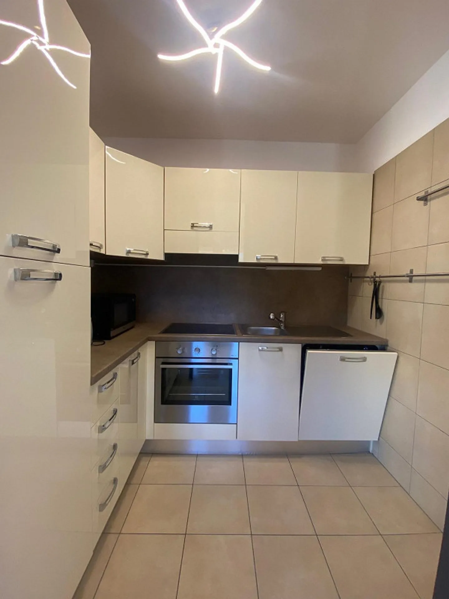 APPARTAMENTO 3.5 TUTTO ARREDATO - PAZZALLO (UNI) - Foto 6 di 14