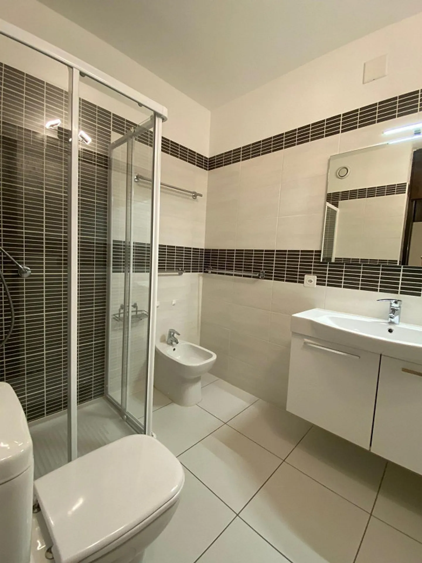 APPARTAMENTO 3.5 TUTTO ARREDATO - PAZZALLO (UNI) - Foto 7 di 14