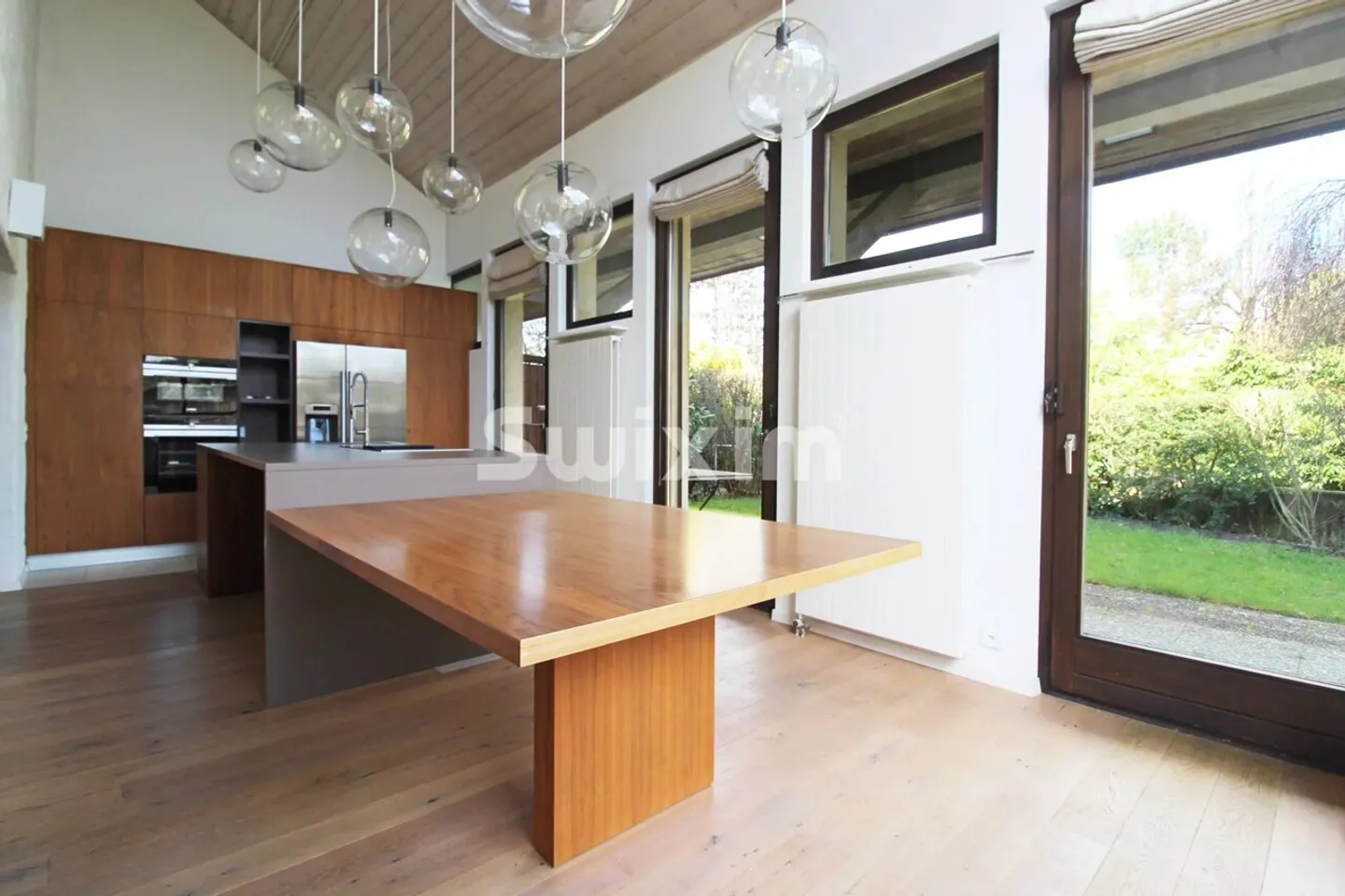 Appartement rénové de caractère - Photo 4 sur 13