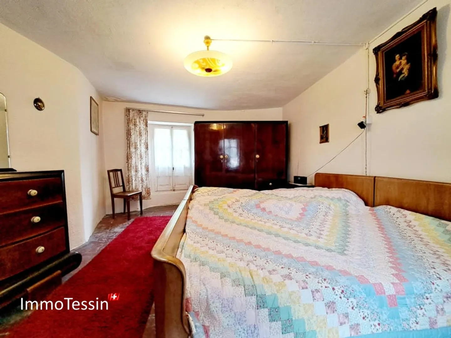 Affascinante casa di villaggio ticinese con ampio cortile interno e terrazza a un prezzo eccezionale in una posizione ambita - Foto 10 di 13