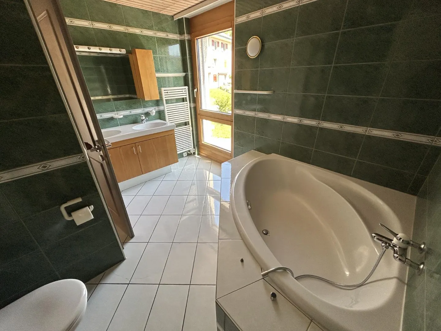 3.5 Room Apartment - Photo 3 of 12