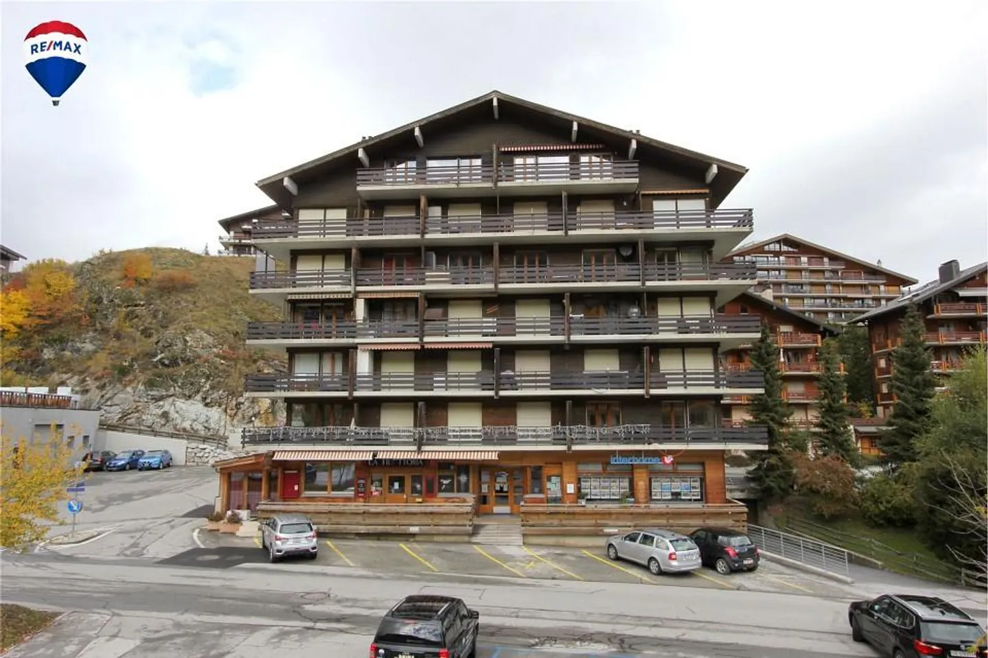 Place de Parking Intérieure - Photo 2 sur 4