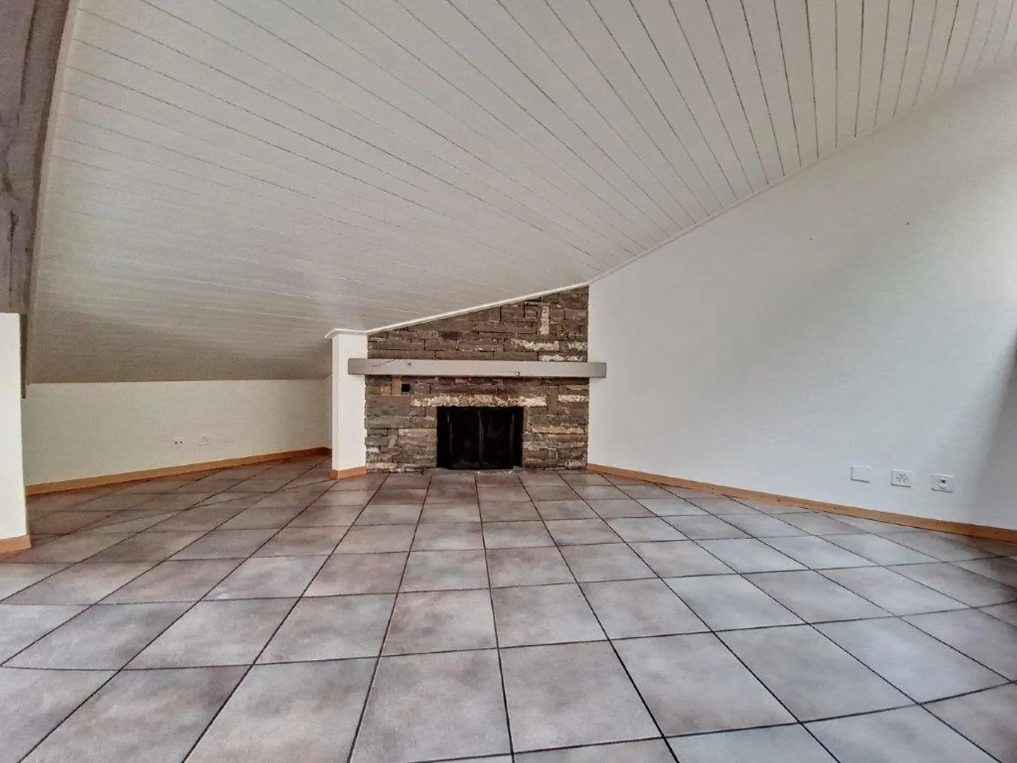 3.5 Room Apartment - Photo 6 of 12