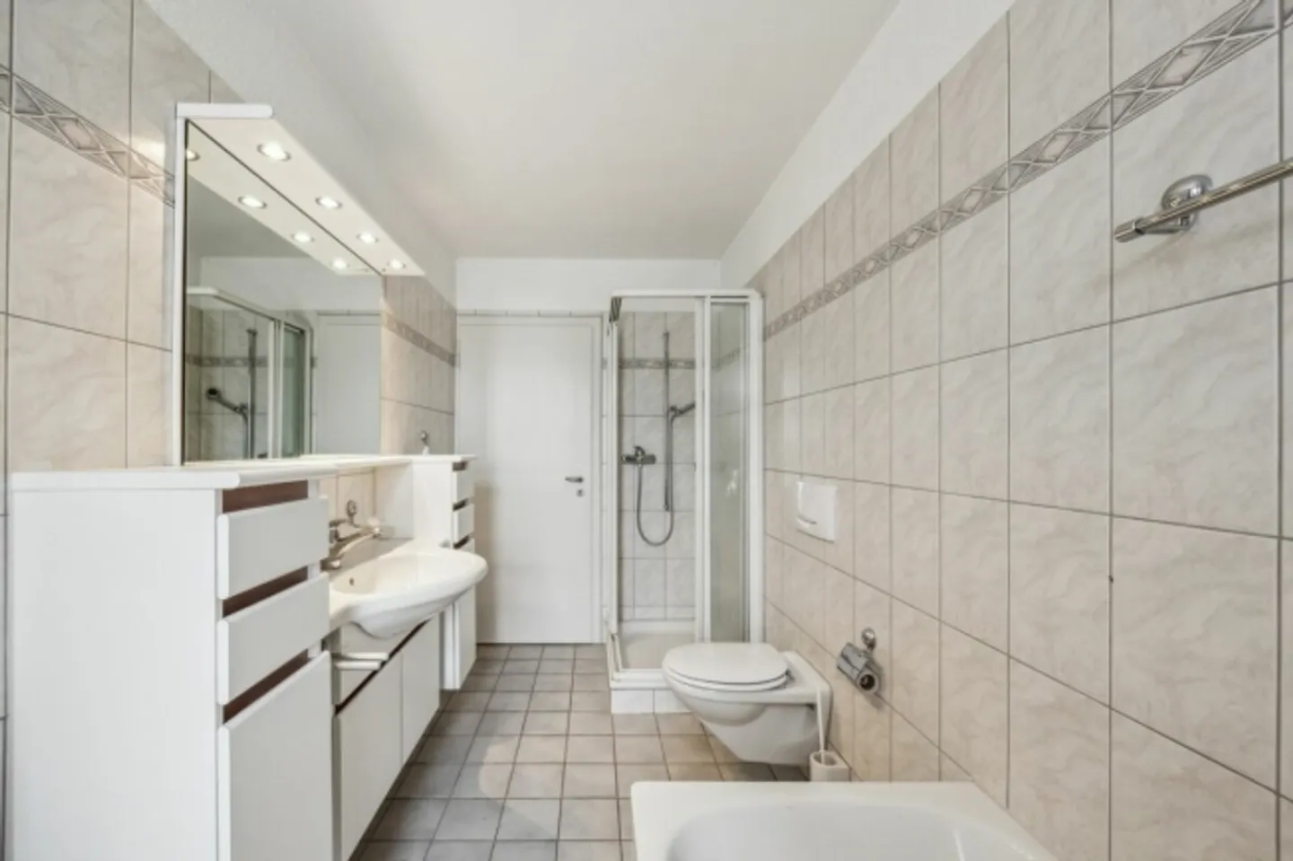 Ancien restaurant avec appartement de propriétaire et potentiel - Photo 8 sur 13