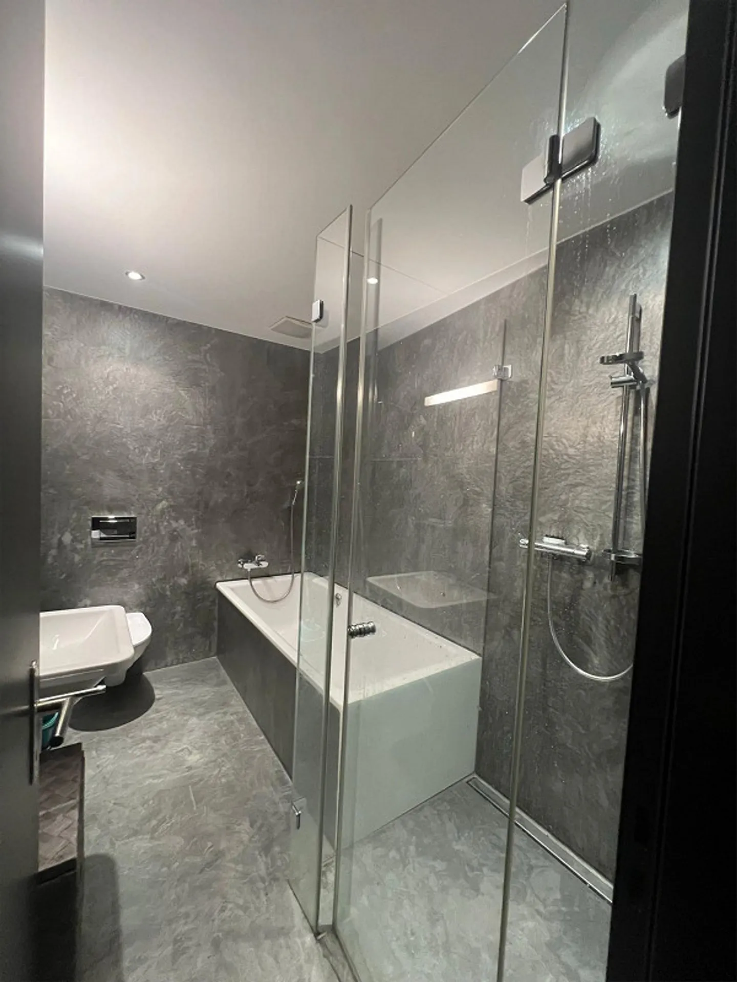 Apartment 2.5 Rooms - Photo 7 of 8