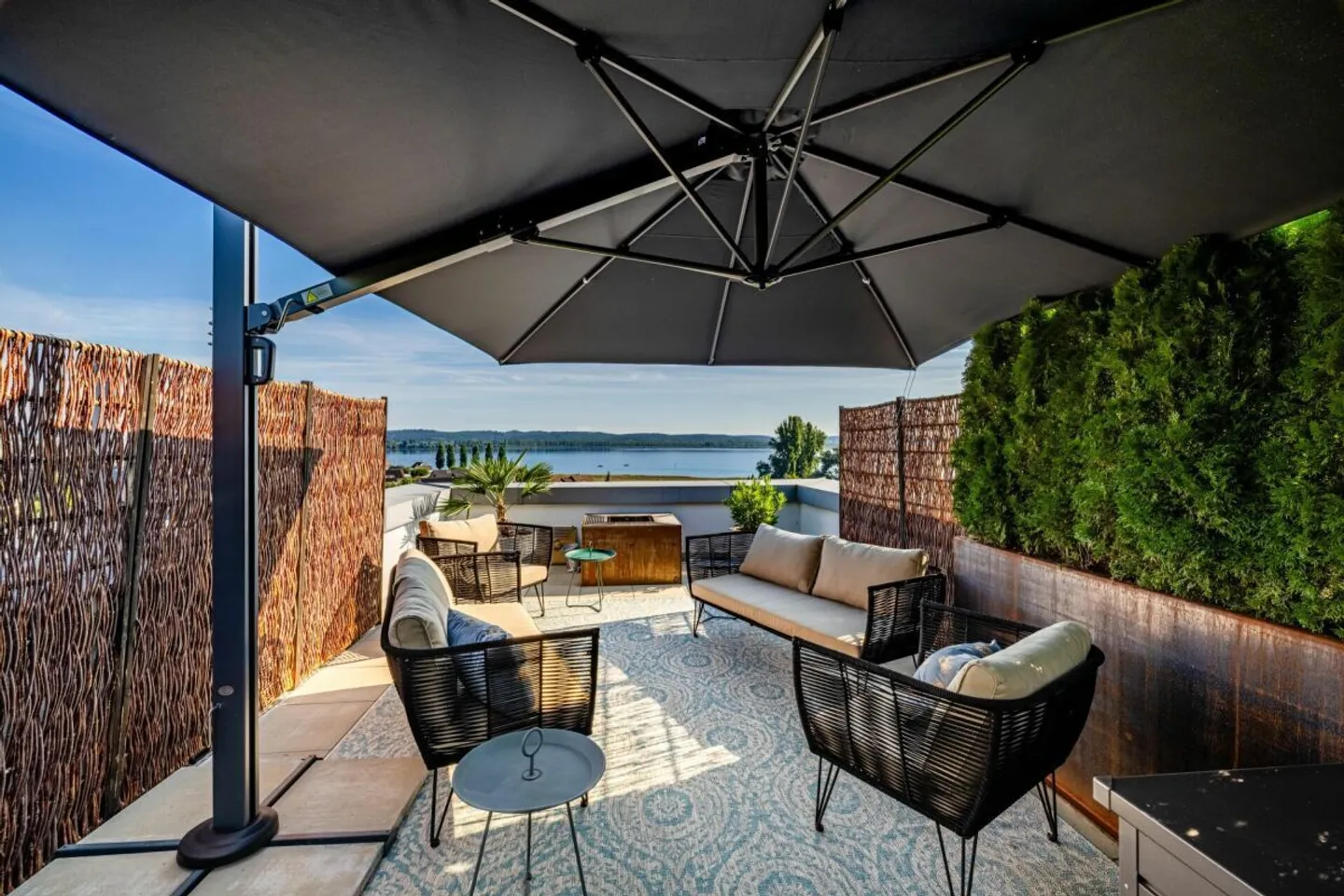 Maison de rêve luxueuse avec terrasse sur le toit exclusive au bord du lac de Constance - Appartement en duplex de premier ordre - Photo 2 sur 11