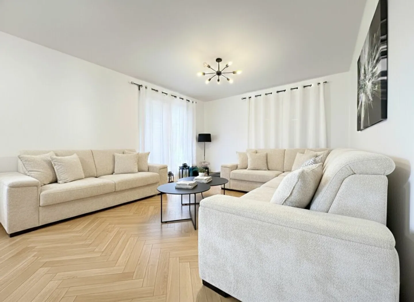 Individual villa with 5.5 rooms and garage. - Photo 8 of 23