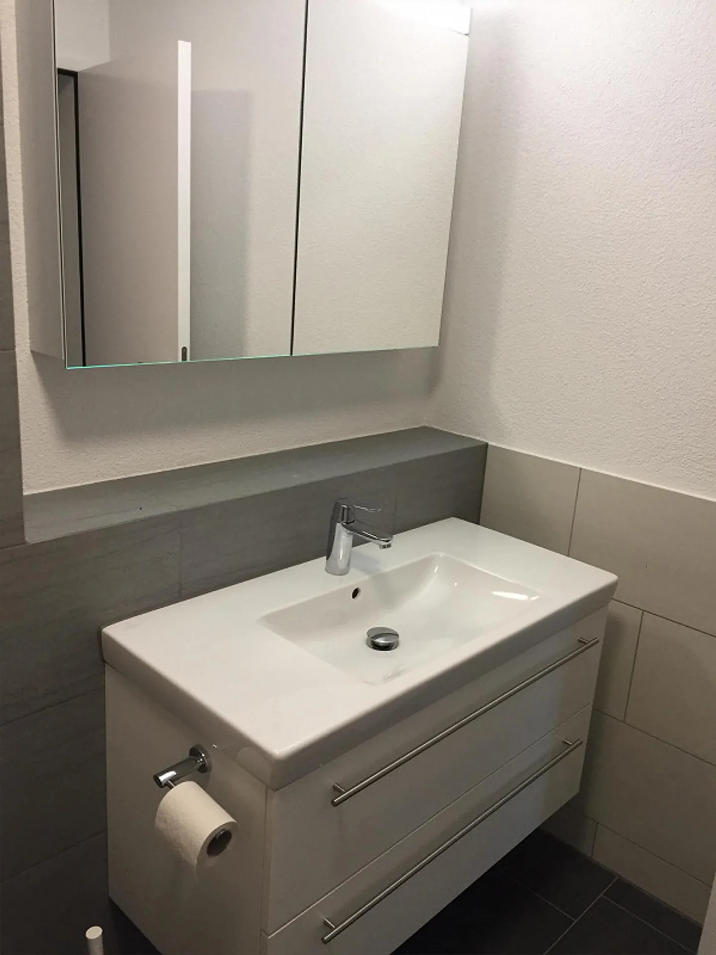 High-quality 5.5 room apartment including 2 underground parking spaces - Photo 6 of 9