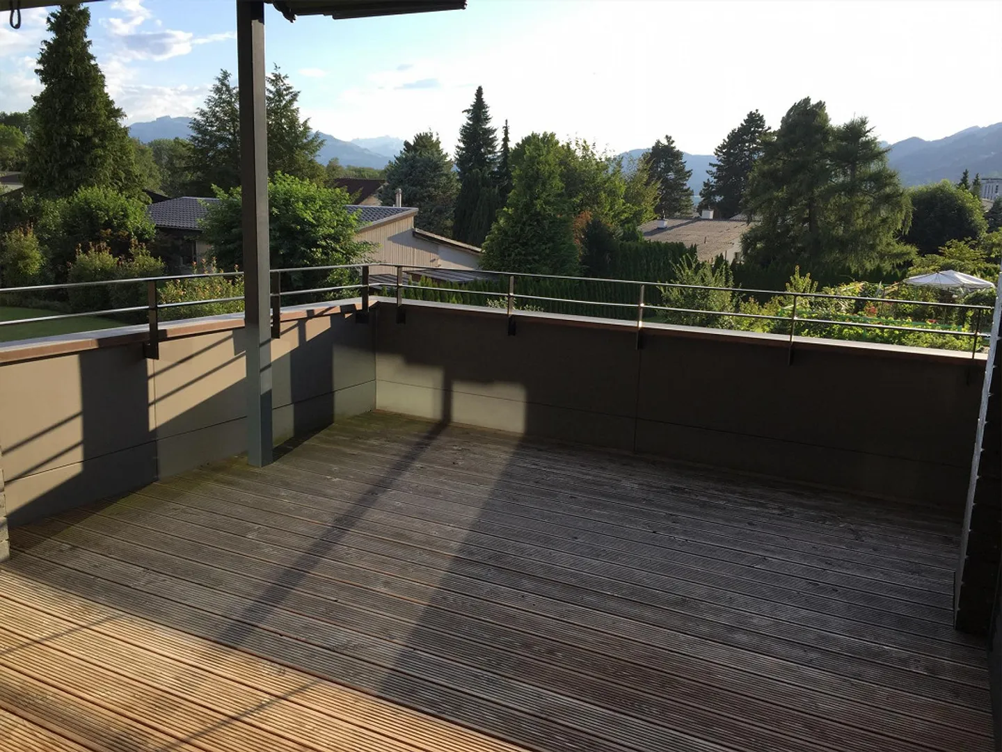 High-quality 5.5 room apartment including 2 underground parking spaces - Photo 8 of 9