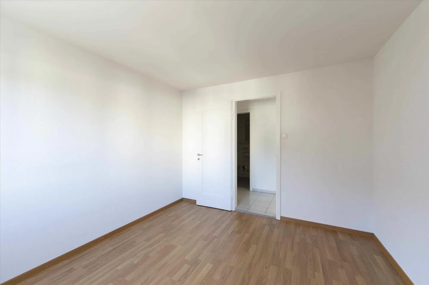 Available immediately - Your new home in a family-friendly neighborhood - Photo 7 of 8