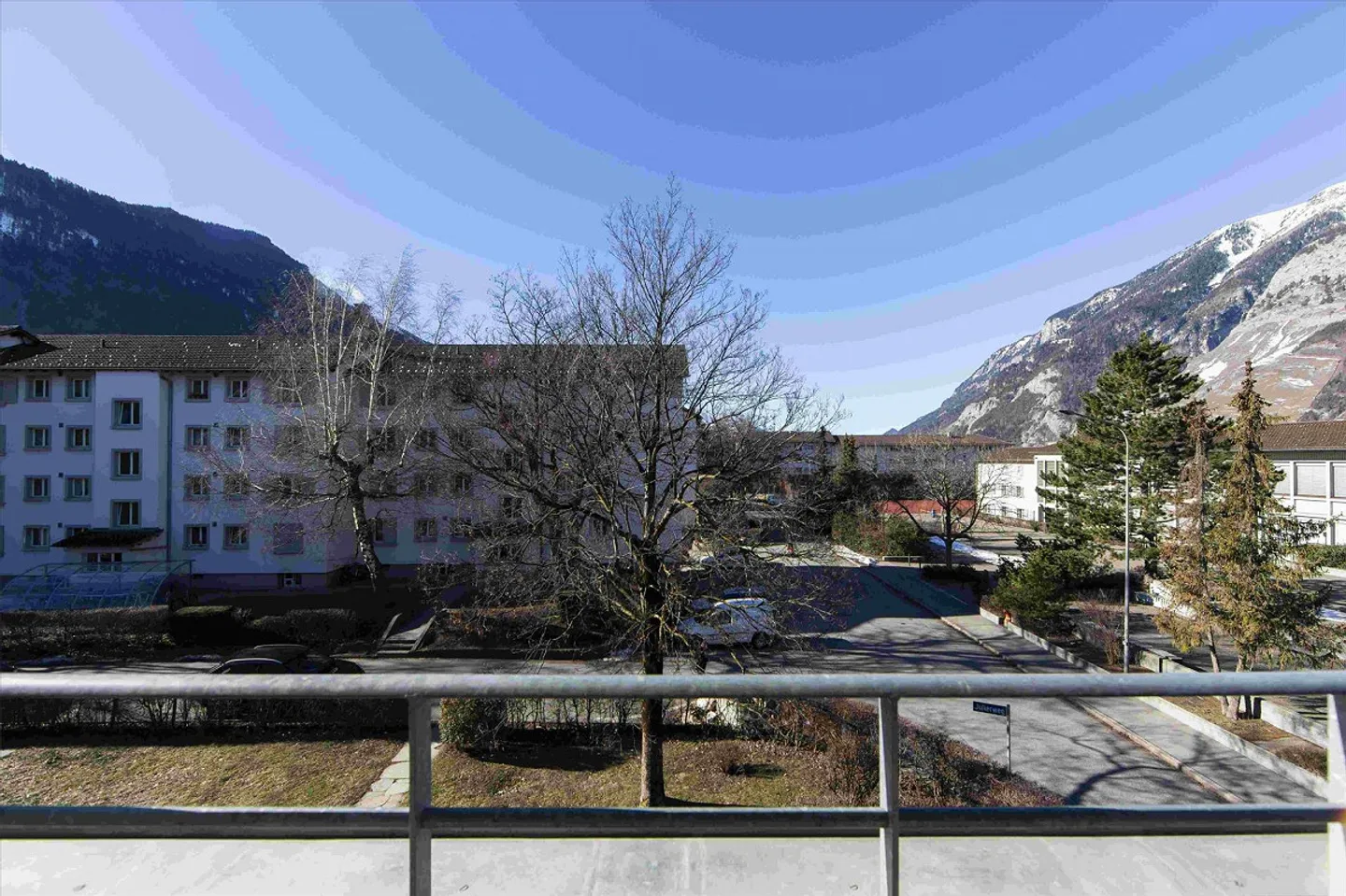 Available immediately - Your new home in a family-friendly neighborhood - Photo 8 of 8