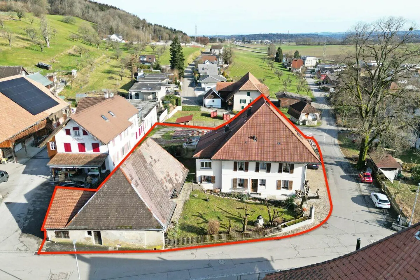 HISTORISCHES ZWEIFAMILIENHAUS MIT NEBENGEBÄUDE - Foto 3 von 9