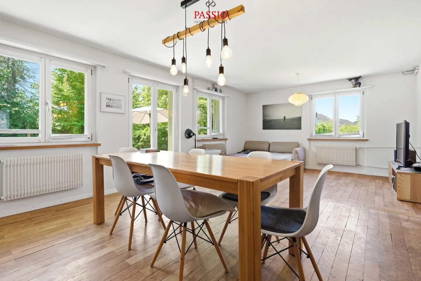 Charming Duplex Family Home - Photo 10 of 37