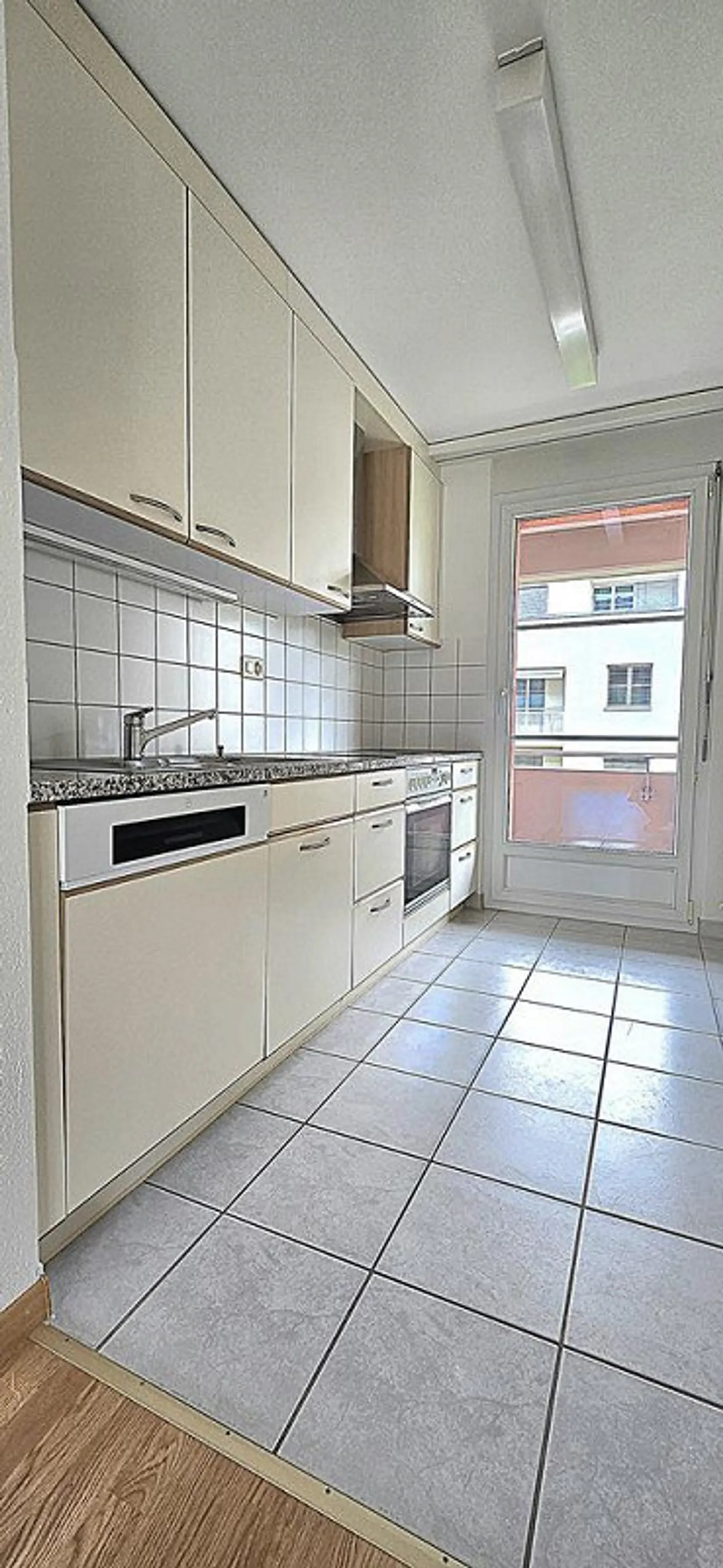 Gemütliche 3 1/2-Zimmerwohnung mit Balkon sucht neue Mieter ... - Foto 2 di 8