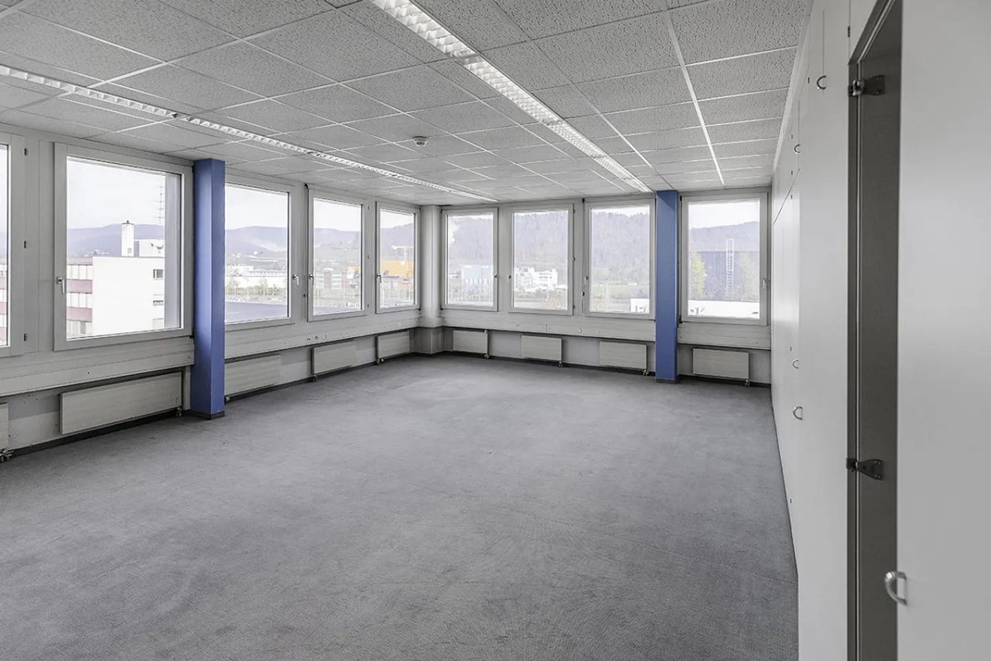 Spazi per uffici temporanei a Spreitenbach nel palazzo Shoppi Tivoli - Foto 2 di 5