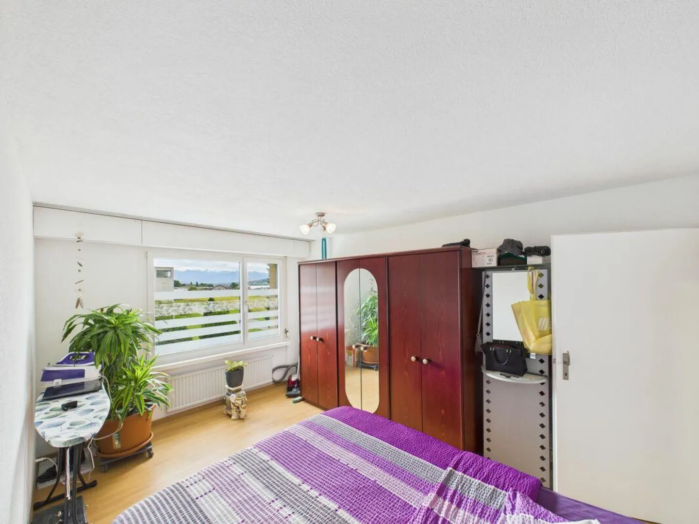 Prime Location with a View - Ideal Retirement Apartment / Investment (without parking, with top connections) - Photo 9 of 21