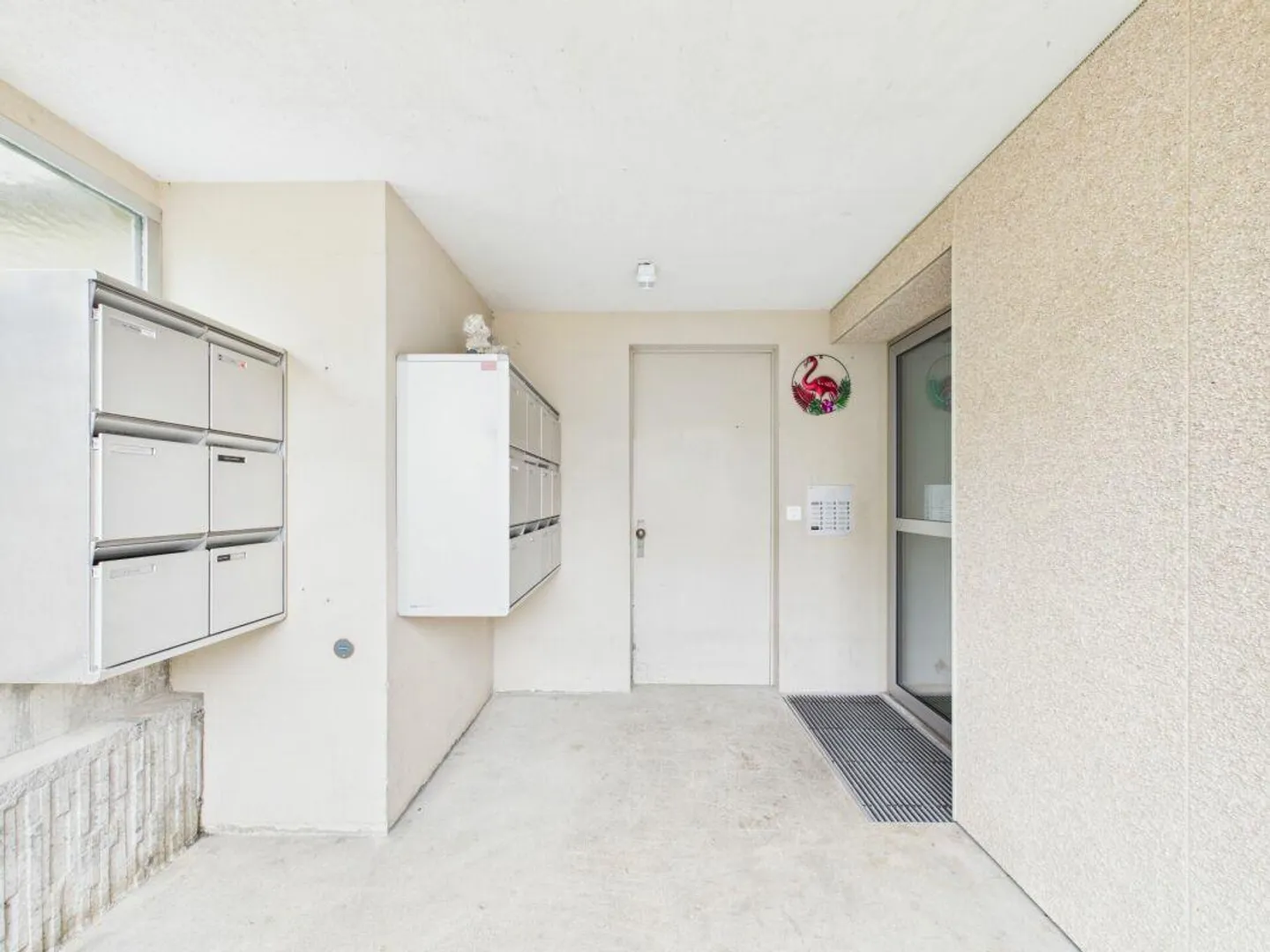 Prime Location with a View - Ideal Retirement Apartment / Investment (without parking, with top connections) - Photo 16 of 21