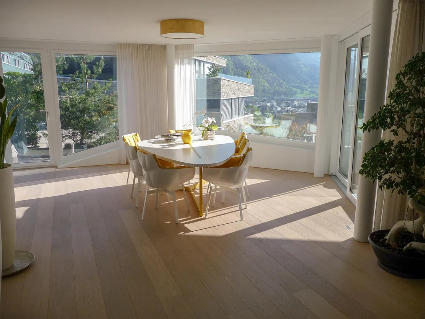 Geräumige Wohnung mit Stadtblick - Foto 2 von 6