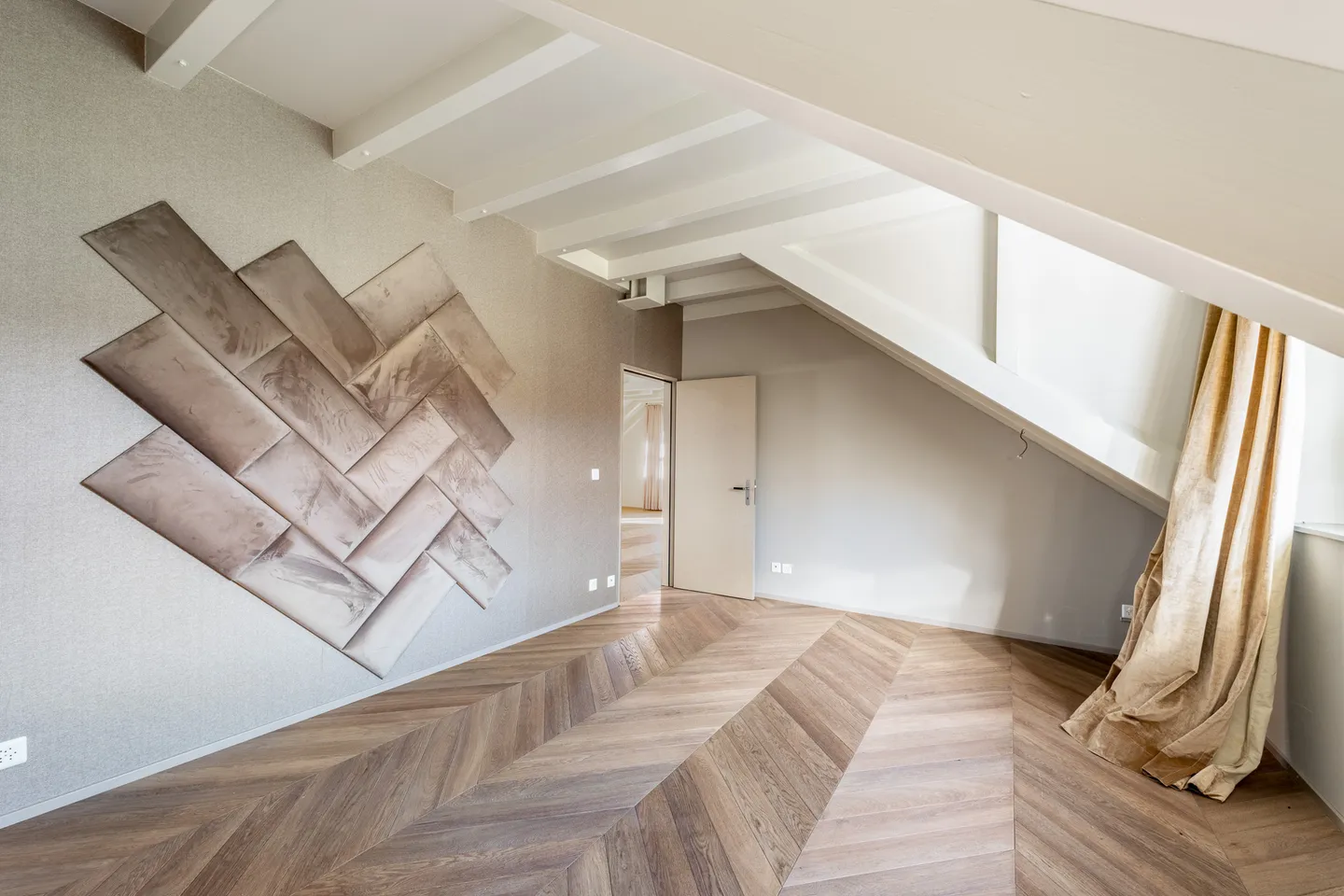 Luxurious 4.5-room penthouse apartment (170 m²) with gallery and lake view - Photo 5 of 13