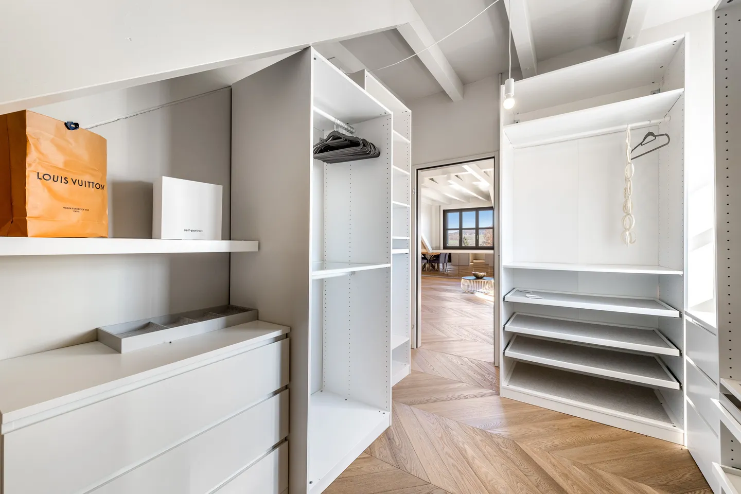 Luxurious 4.5-room penthouse apartment (170 m²) with gallery and lake view - Photo 10 of 13