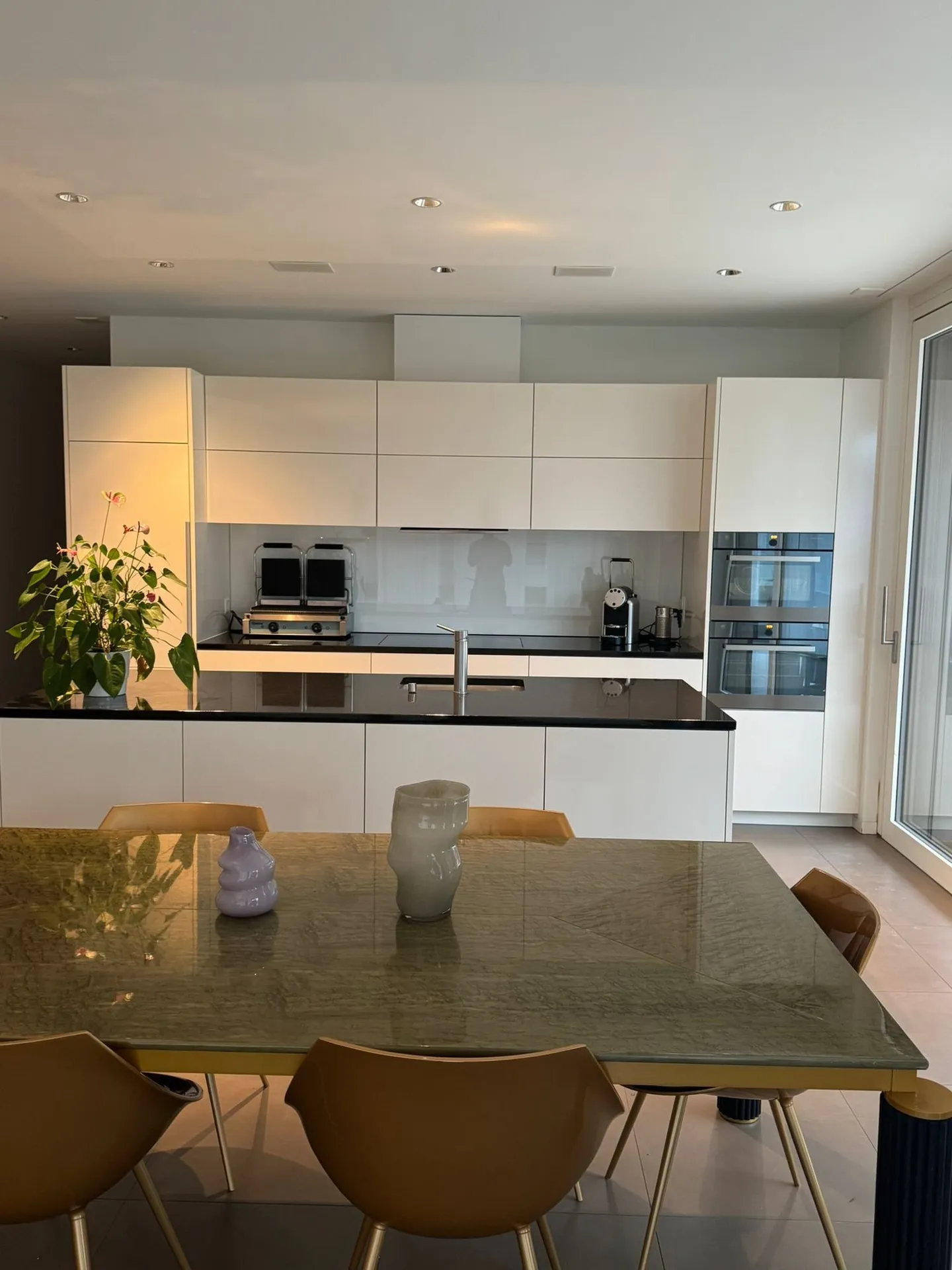 Exclusive 3.5-room terrace apartment with large sun terrace in Hergiswil - Photo 2 of 22