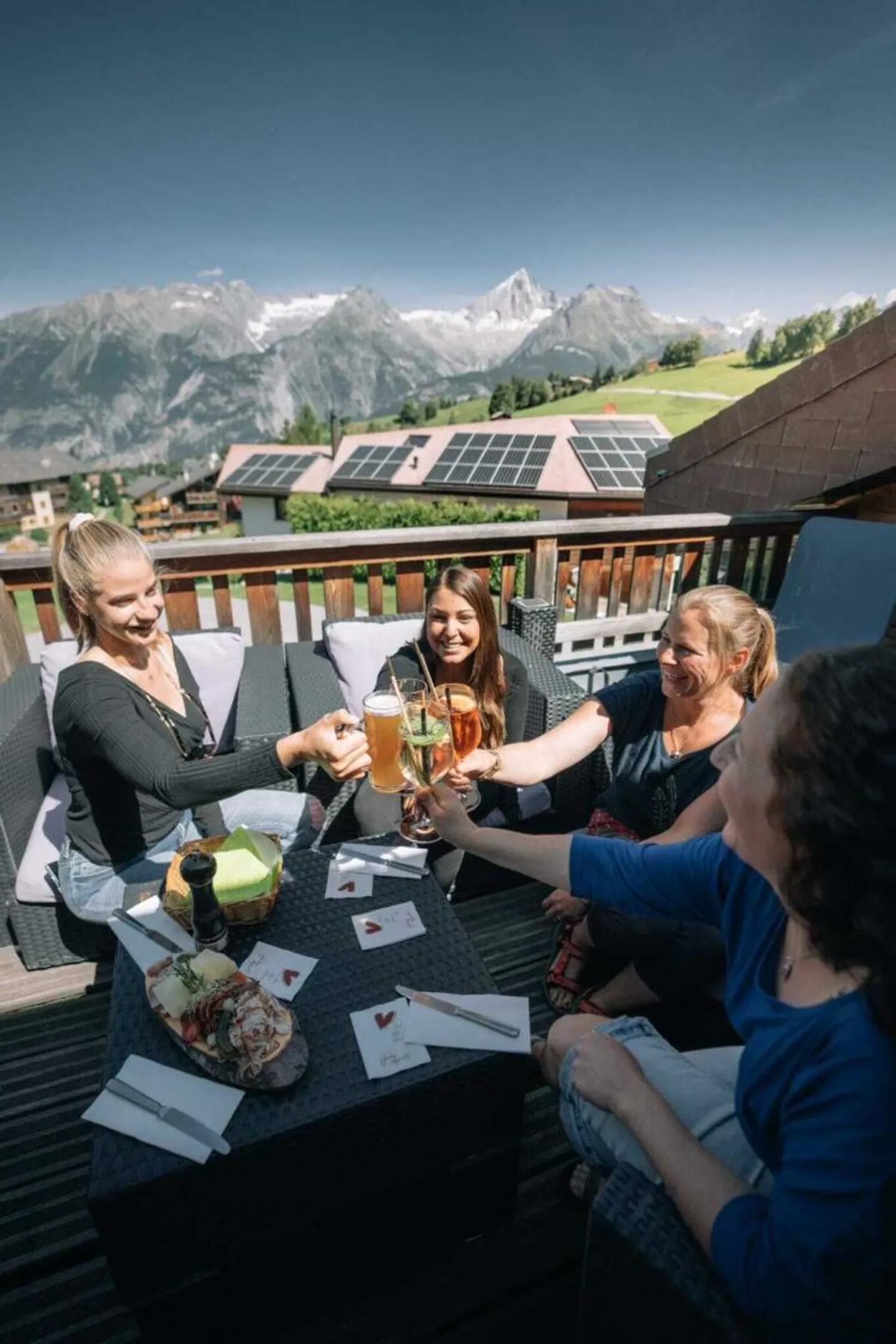 DA AFFITTARE: Hotel-Ristorante di prima classe RONALP a Bürchen in cima ... - Foto 12 di 13