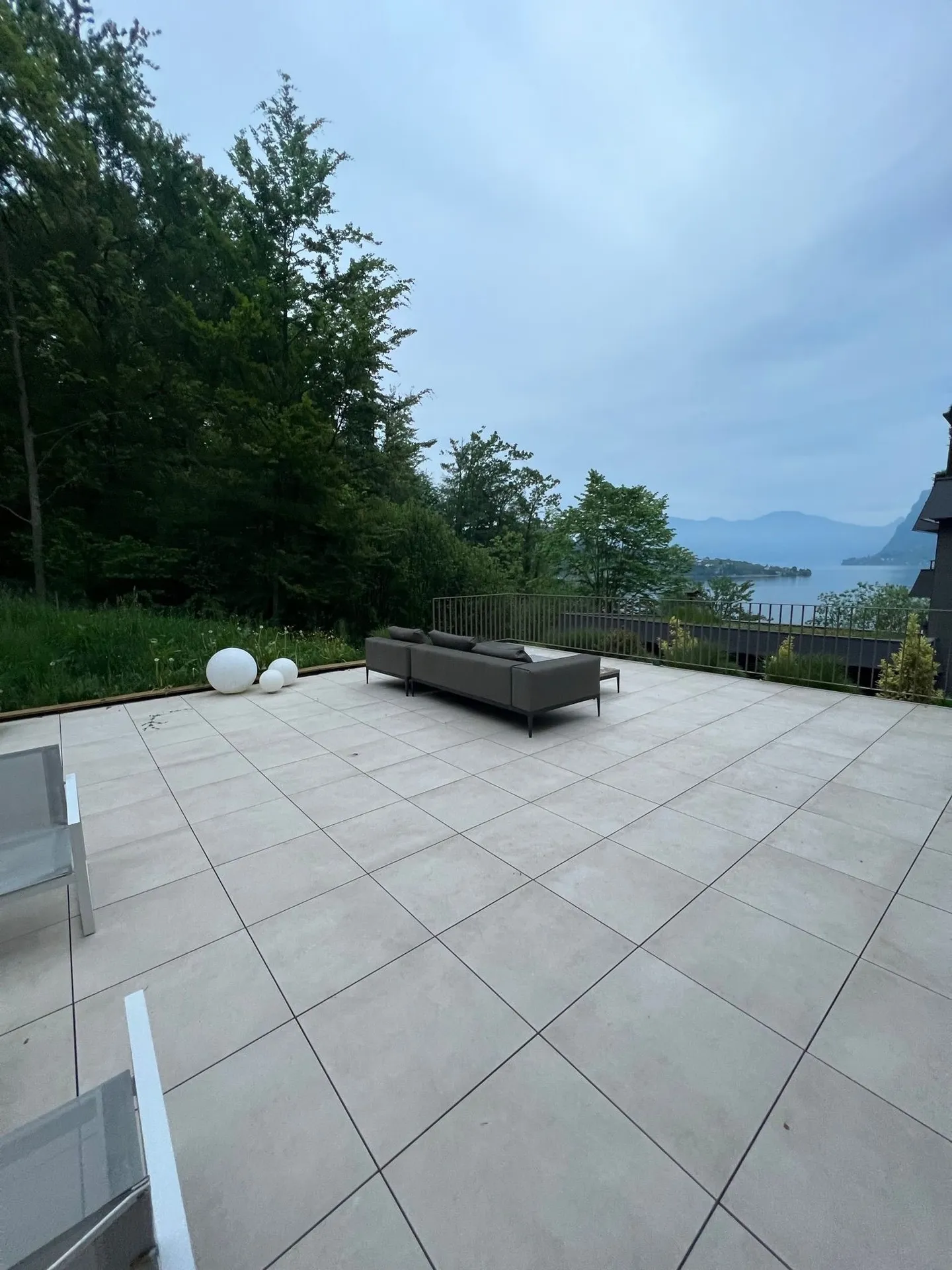 Exclusive 3.5-room terrace apartment with large sun terrace in Hergiswil - Photo 6 of 22