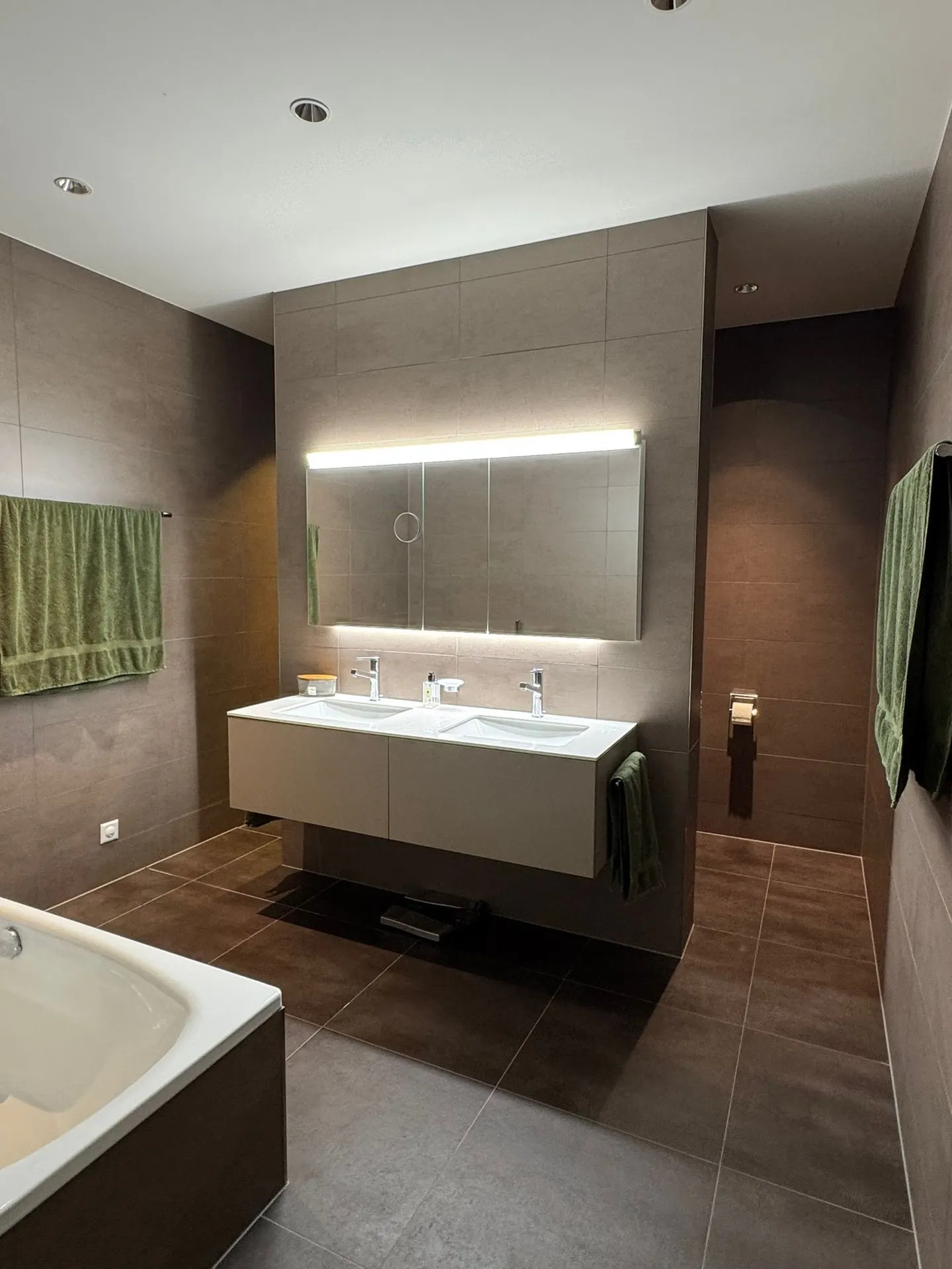 Exclusive 3.5-room terrace apartment with large sun terrace in Hergiswil - Photo 13 of 22