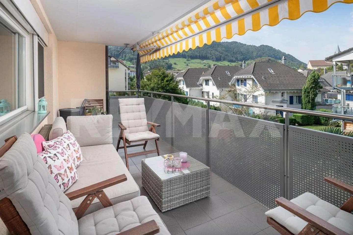 Geräumige Wohnung mit grossem Balkon - Foto 2 von 13