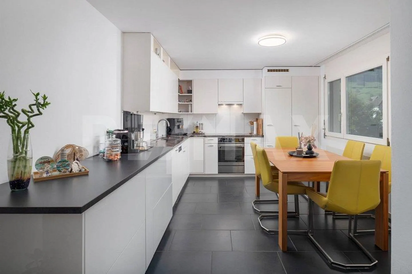 Geräumige Wohnung mit grossem Balkon - Foto 7 von 13